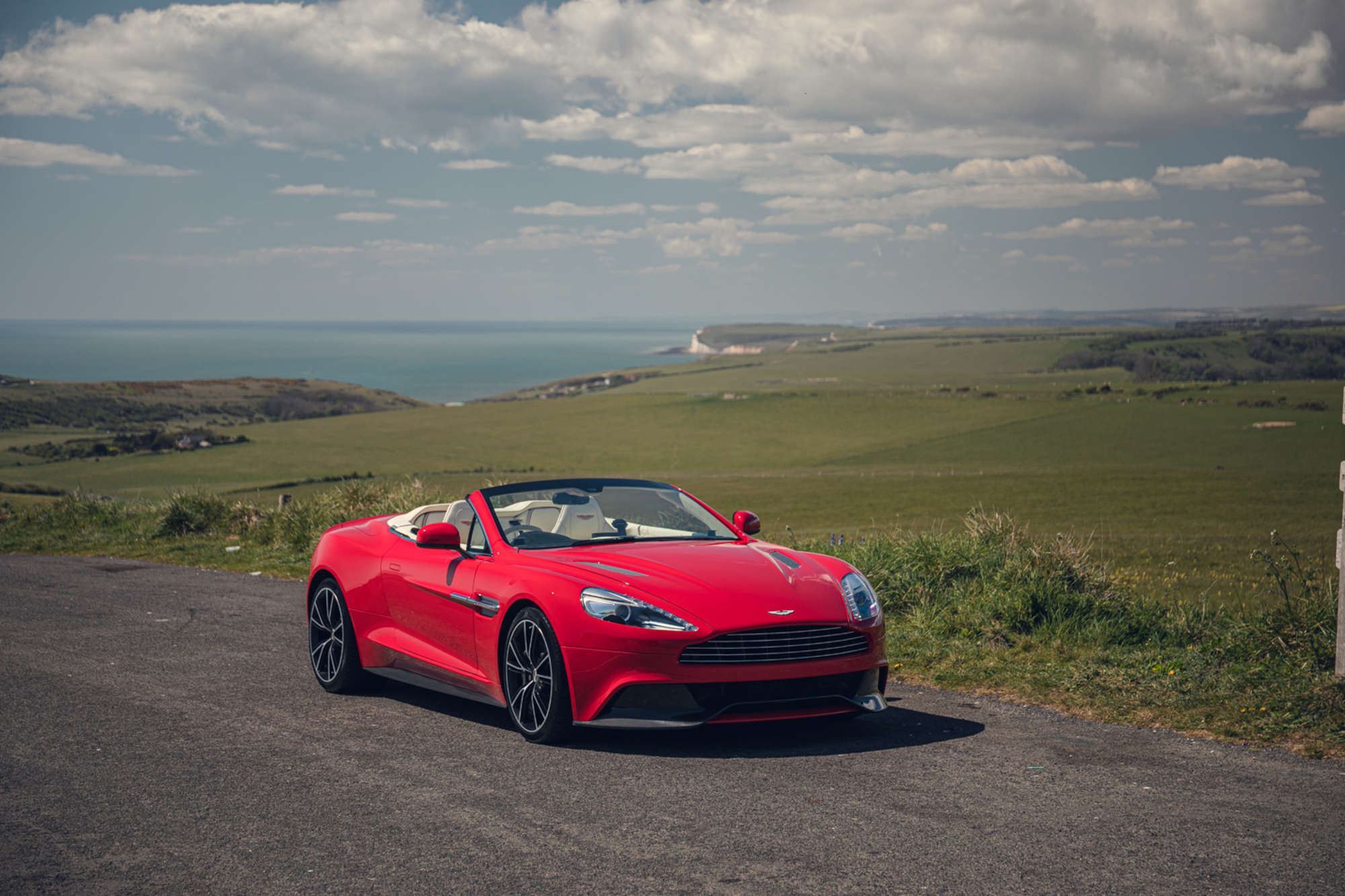 2014 Aston Martin Vanquish V12 Volante-Auction Lot