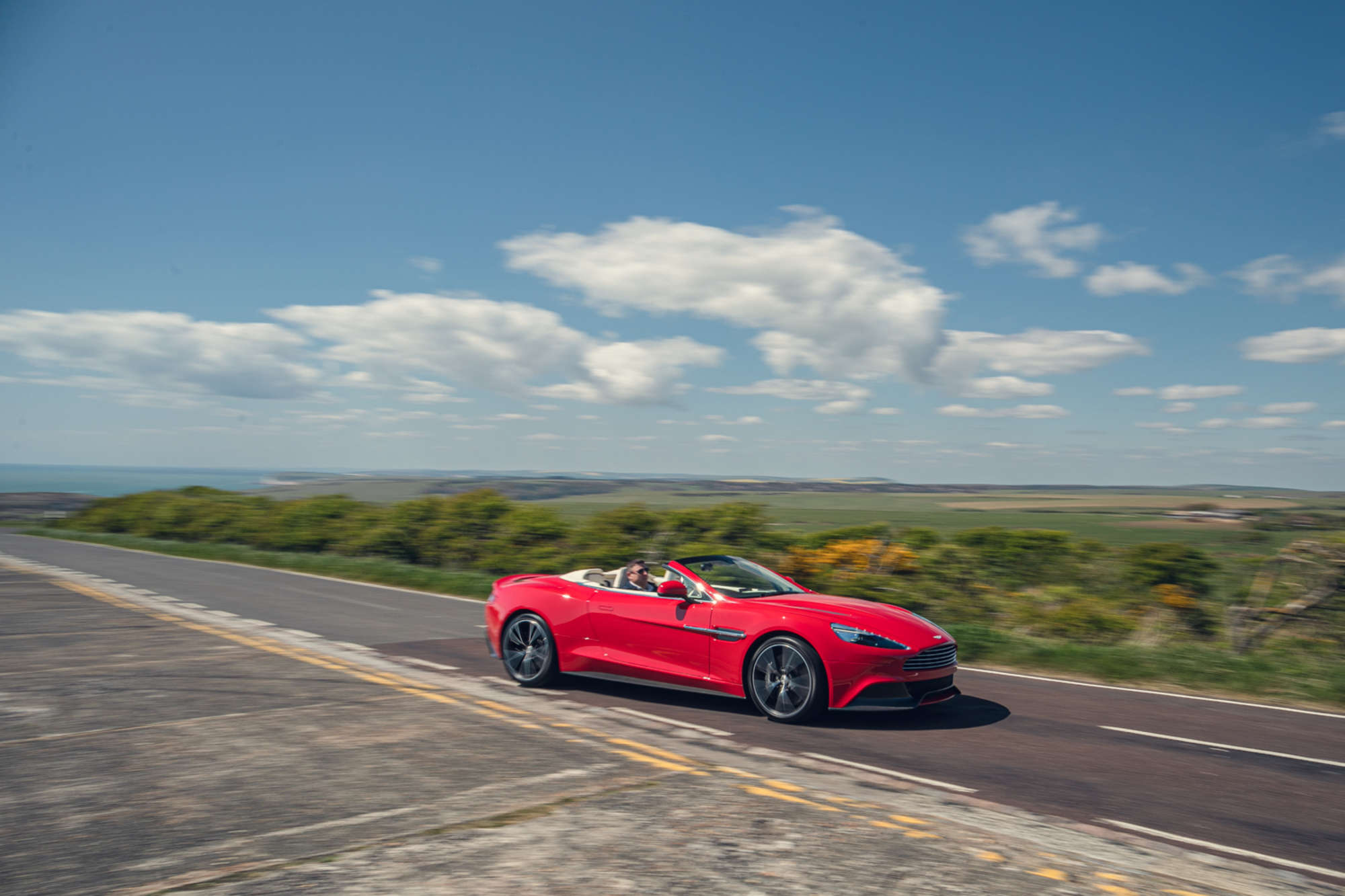 2014 Aston Martin Vanquish V12 Volante-Auction Lot