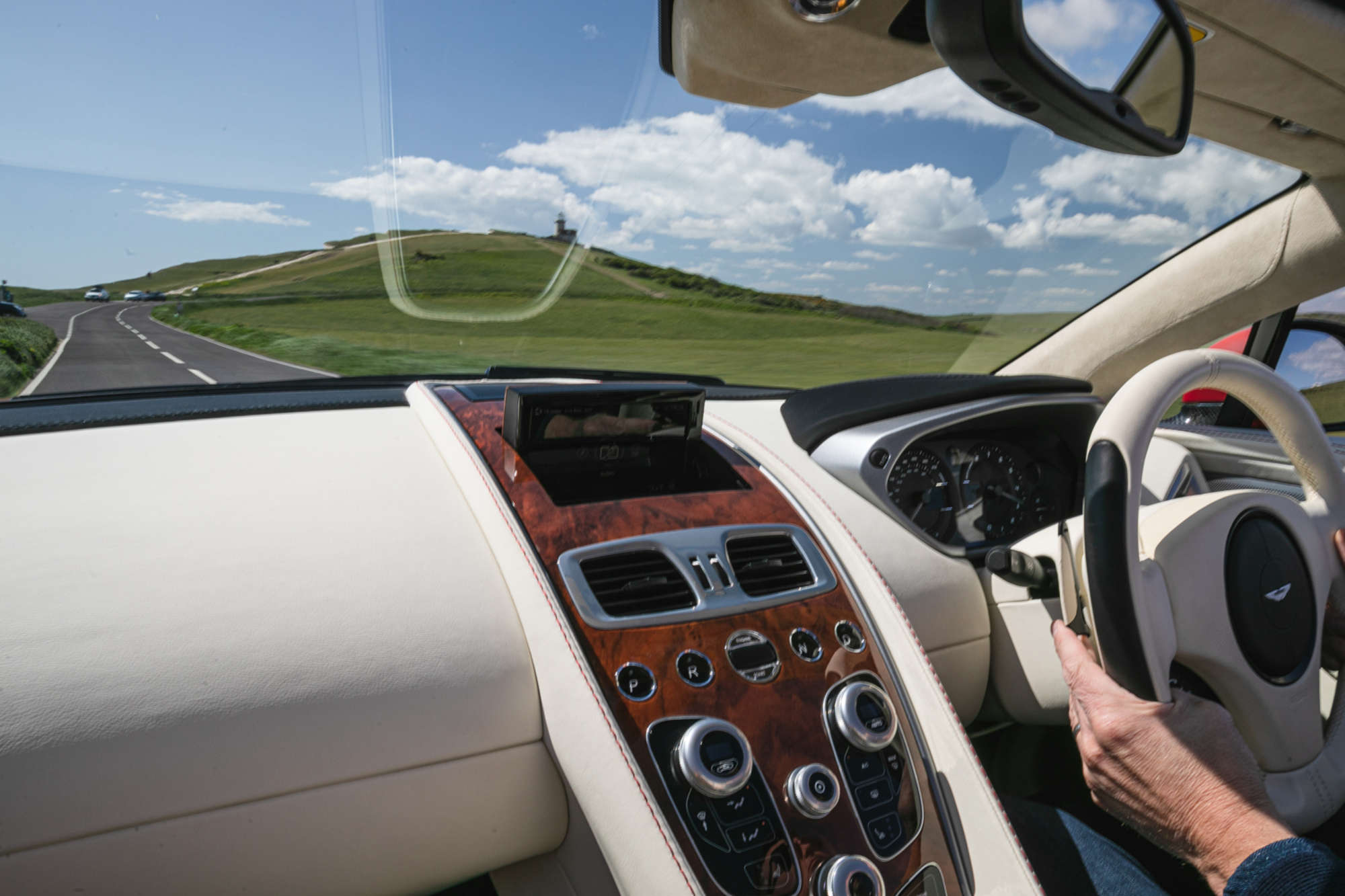 2014 Aston Martin Vanquish V12 Volante-Auction Lot