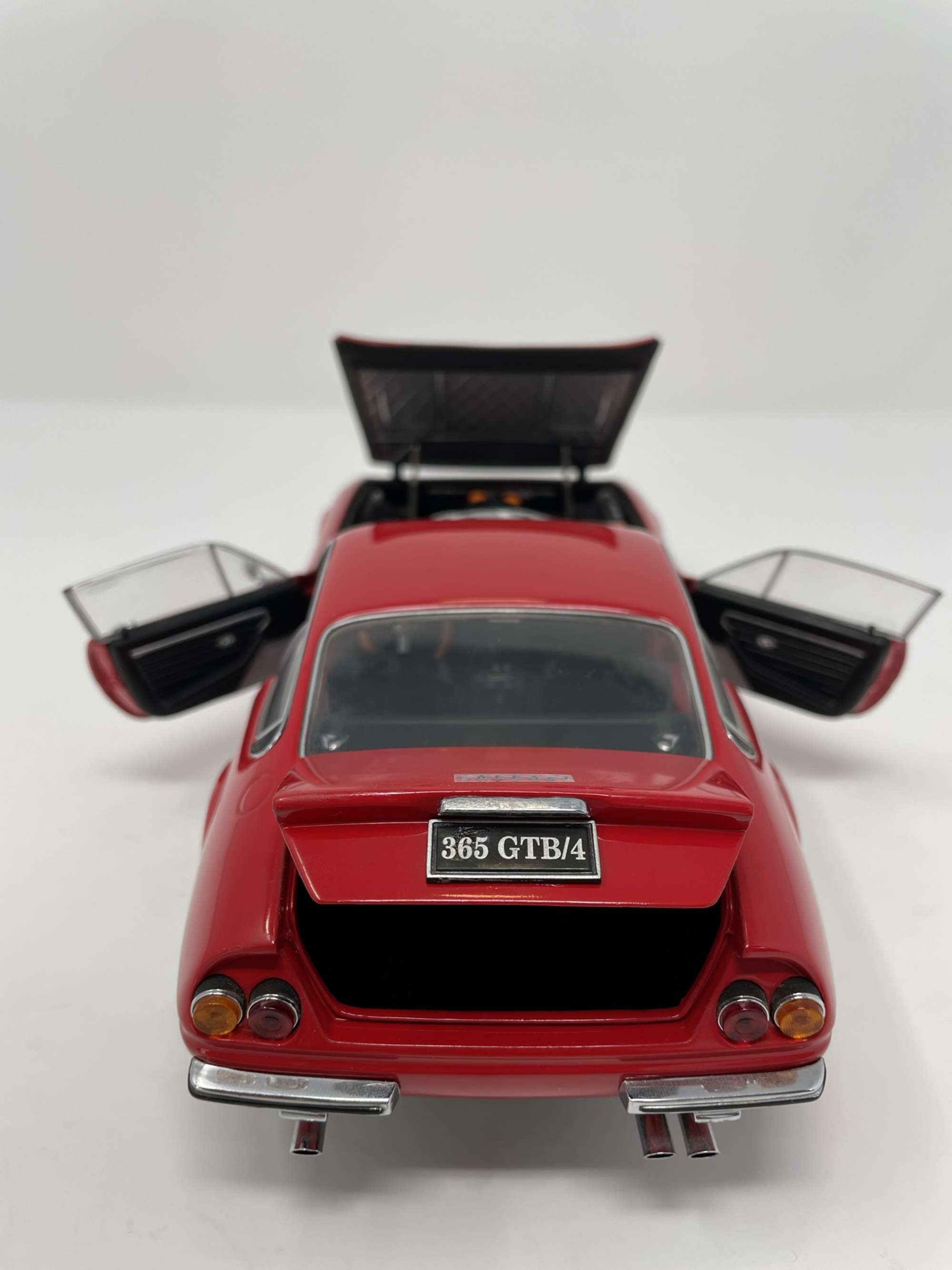 Kyosho 1/18th Scale Ferrari 365 GTB/4 -Sold