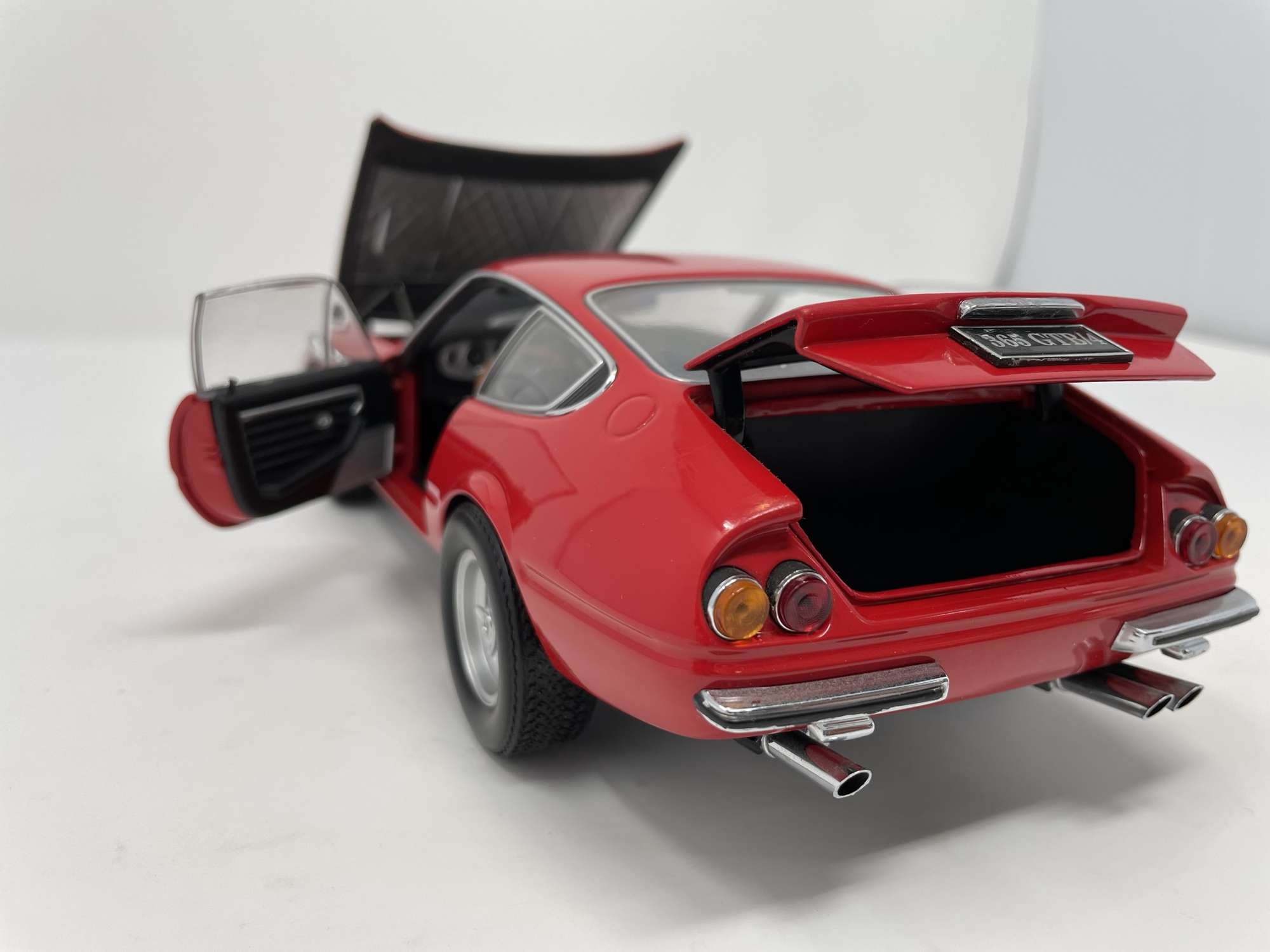 Kyosho 1/18th Scale Ferrari 365 GTB/4 -Sold