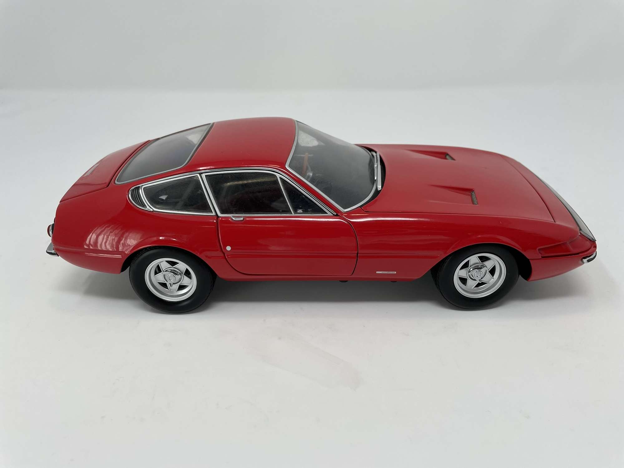Kyosho 1/18th Scale Ferrari 365 GTB/4 -Sold