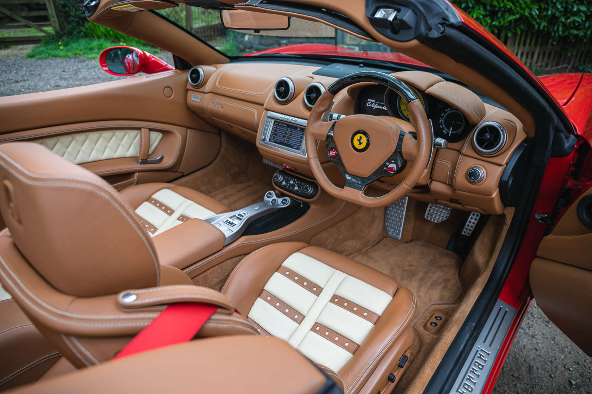 2011 Ferrari California 4.3 F1 DCT-Sold