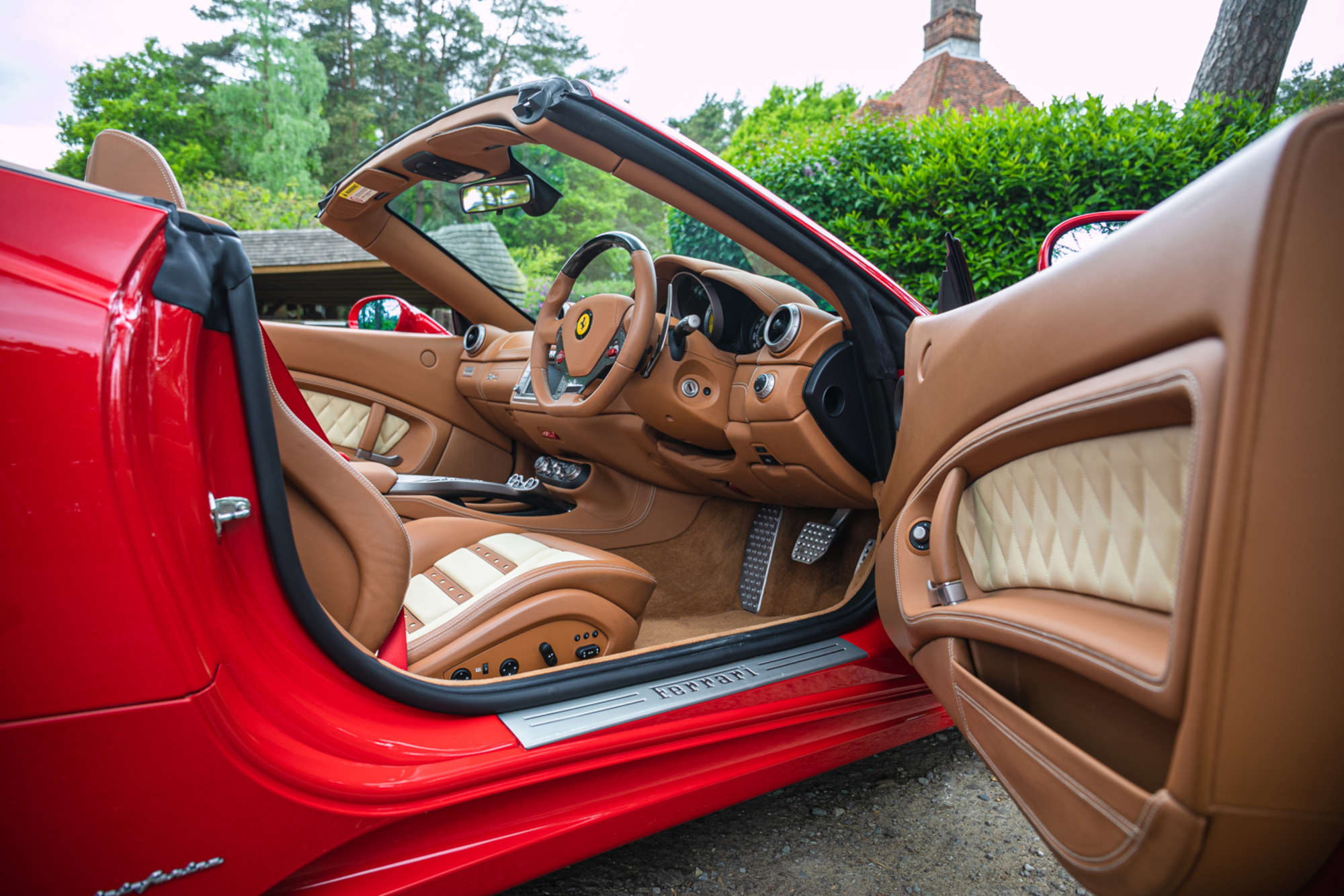 2011 Ferrari California 4.3 F1 DCT-Sold