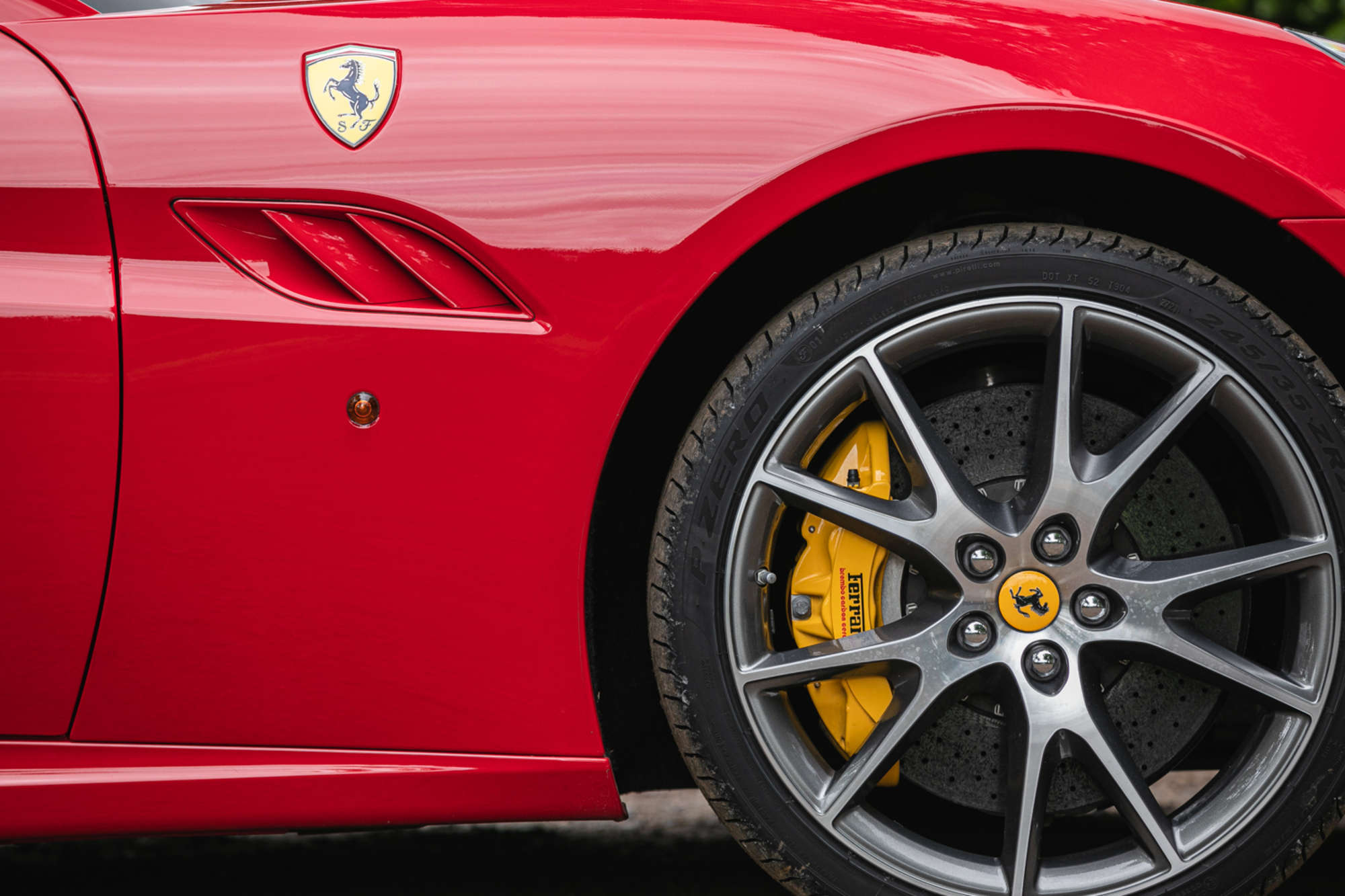 2011 Ferrari California 4.3 F1 DCT-Sold