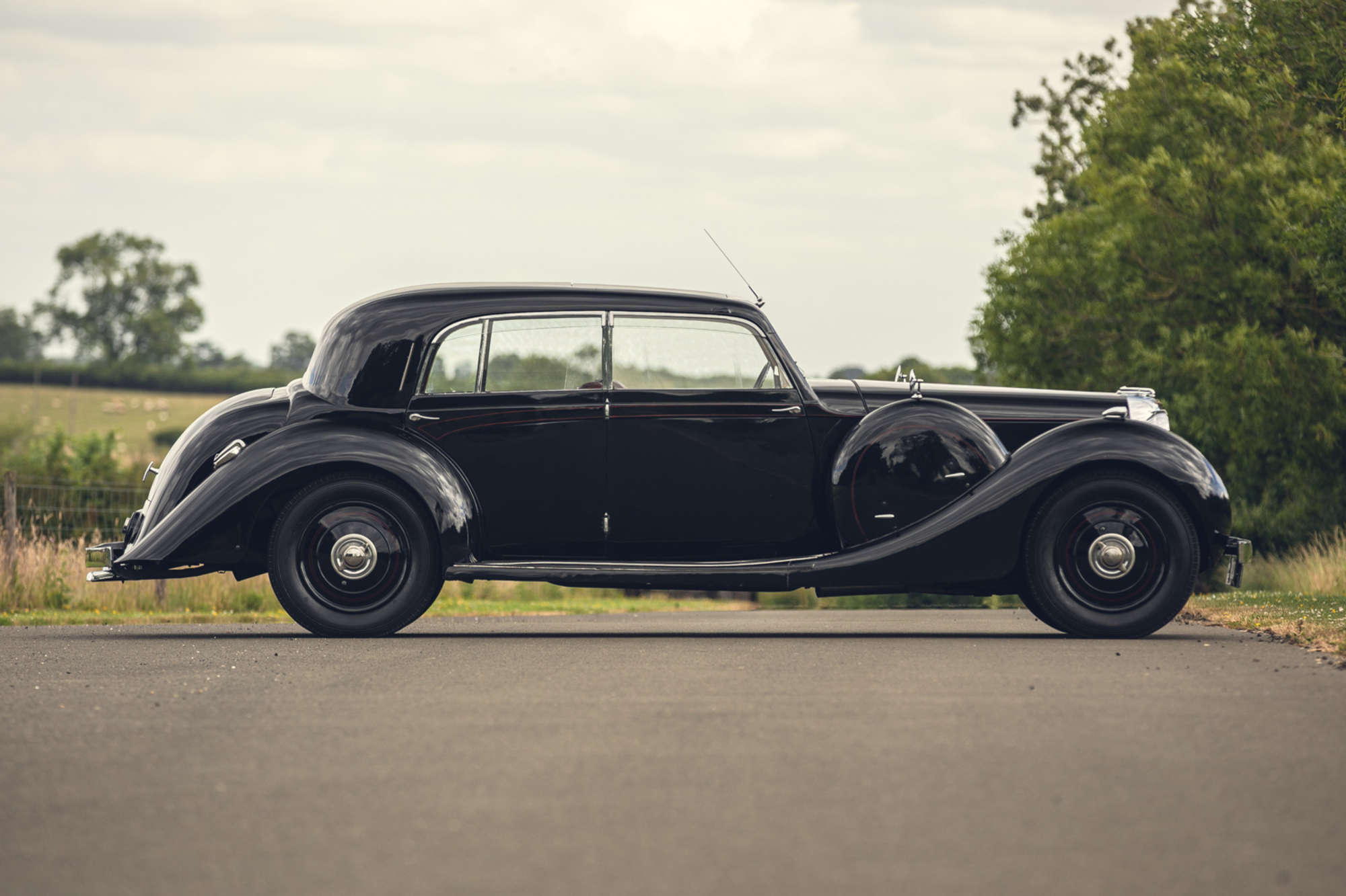 1939 Lagonda V12 Sports Saloon-Sold