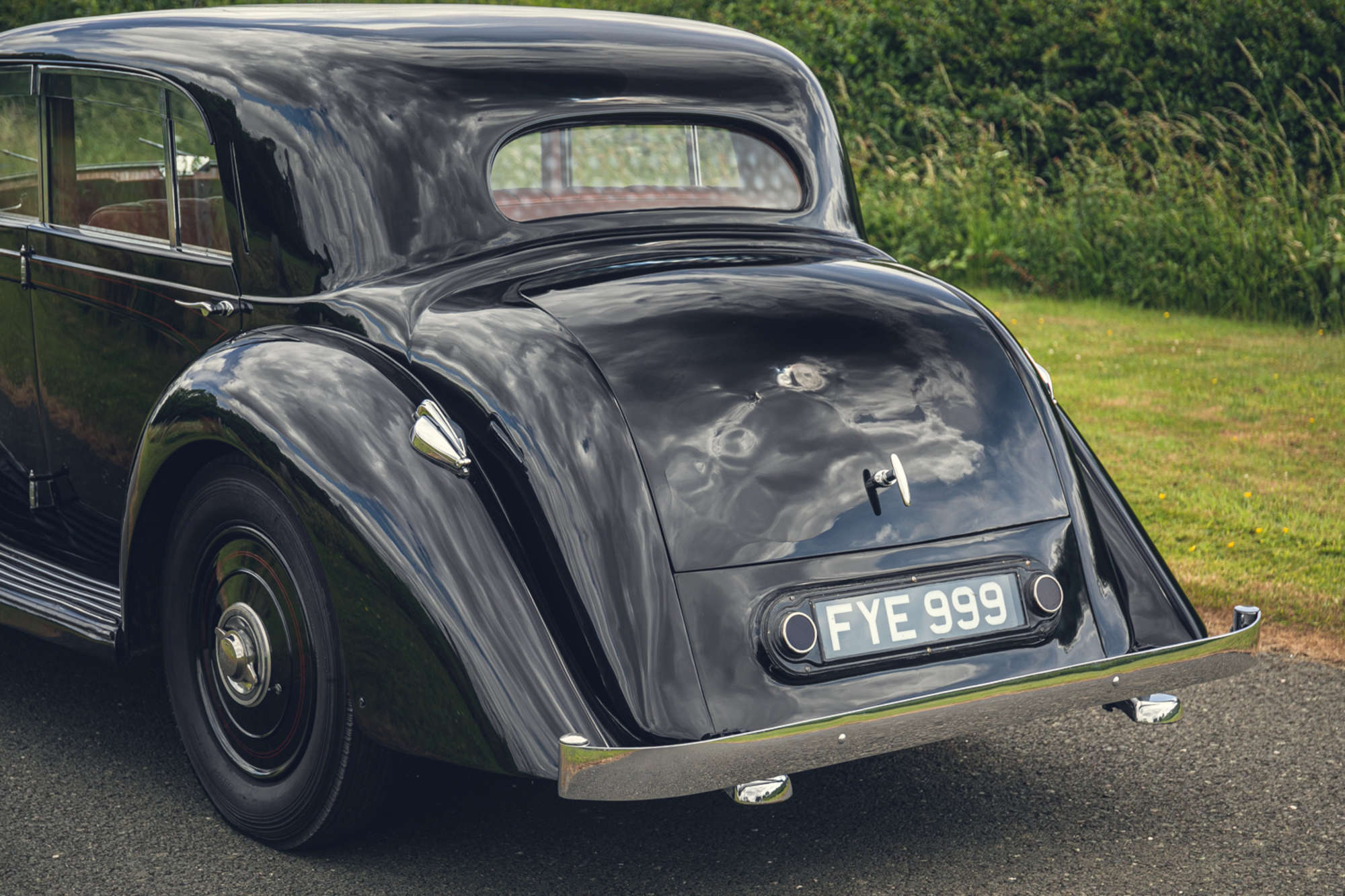 1939 Lagonda V12 Sports Saloon-Sold