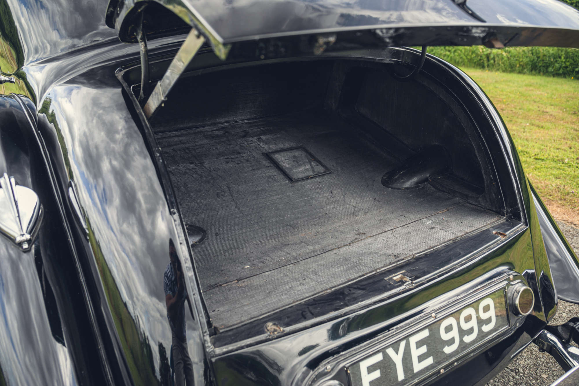 1939 Lagonda V12 Sports Saloon-Sold