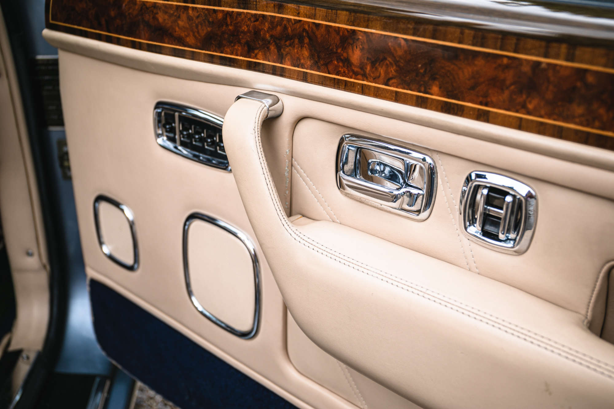 2001 Rolls-Royce Corniche V-Sold