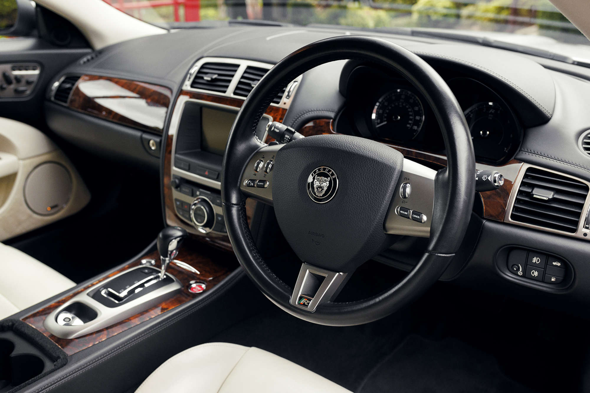 2006 Jaguar XKR Coupé - Supercharged -Sold