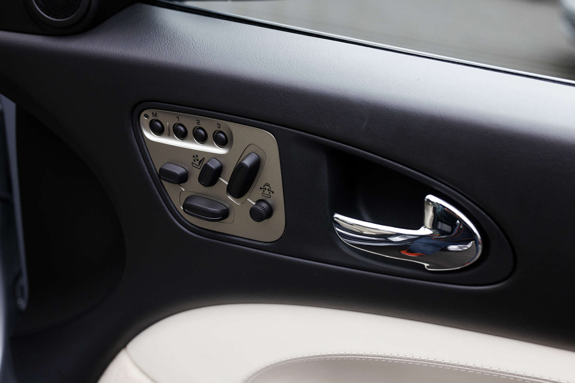 2006 Jaguar XKR Coupé - Supercharged -Sold