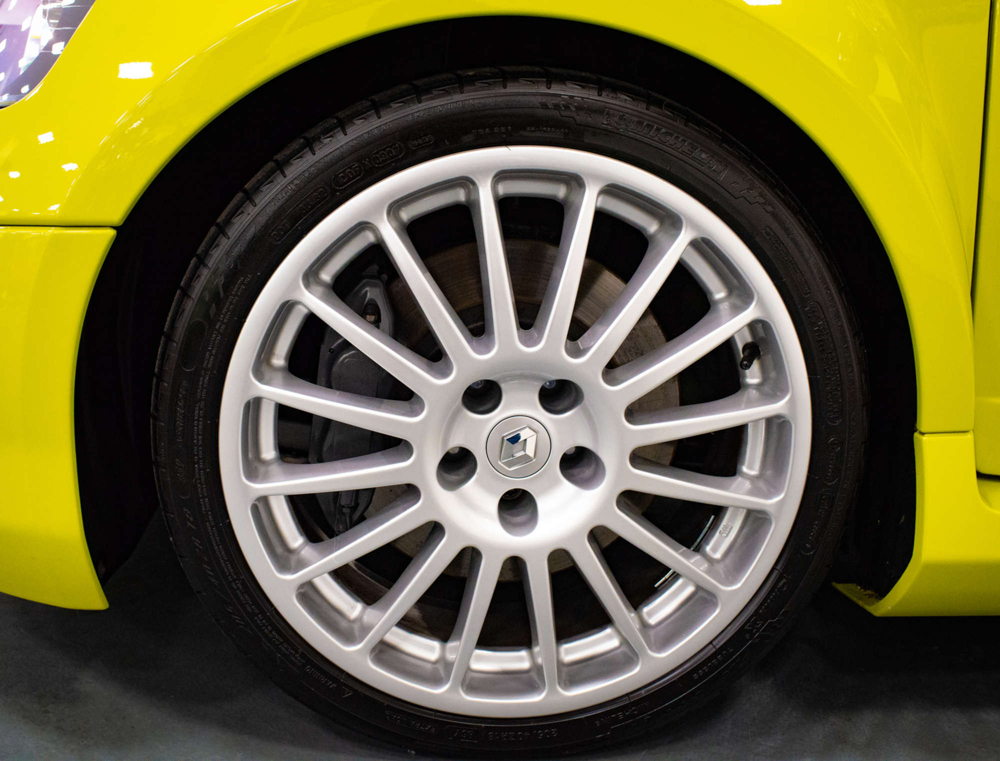 2004 Renault Clio V6 255 Phase 2-Sold