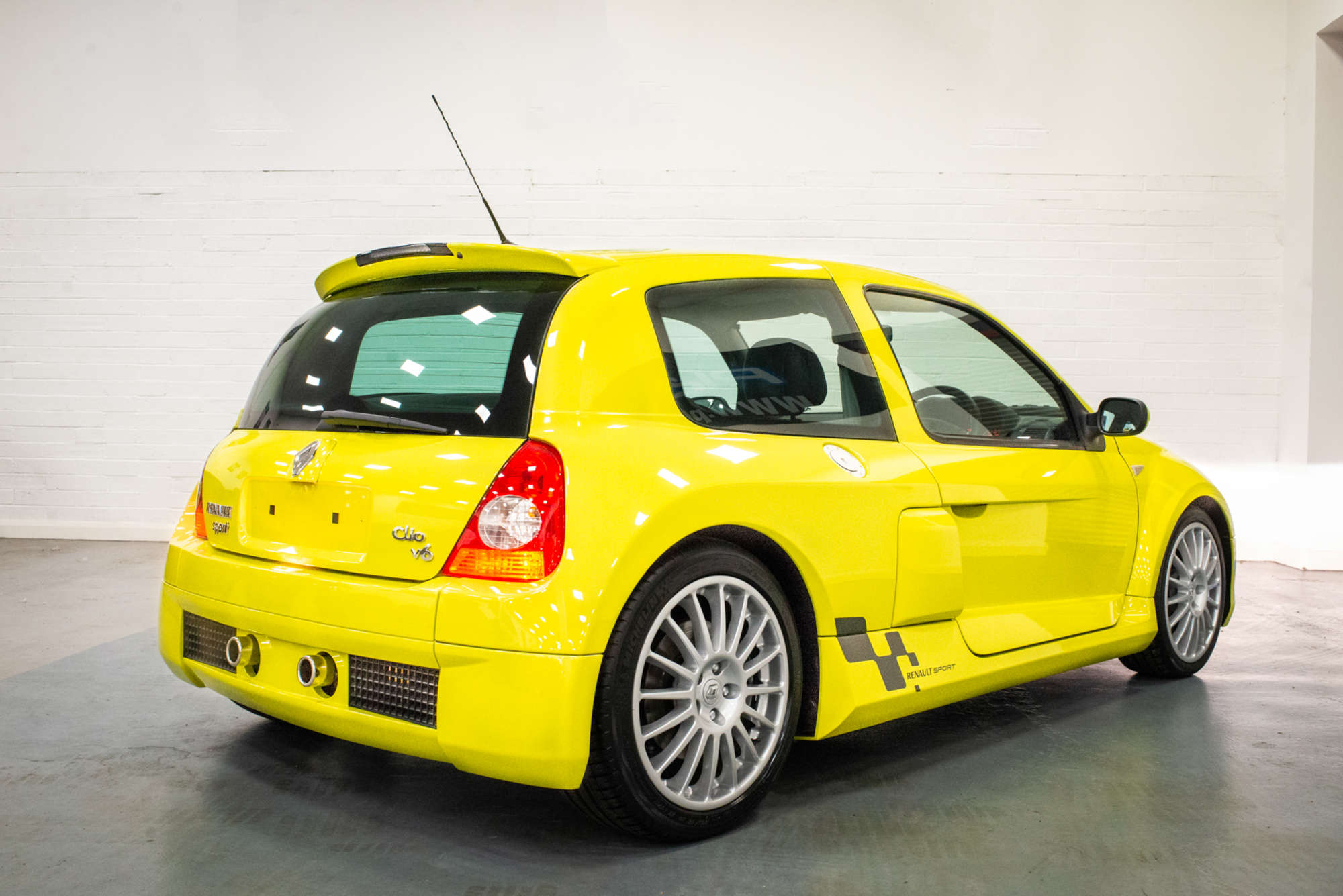 2004 Renault Clio V6 255 Phase 2-Sold