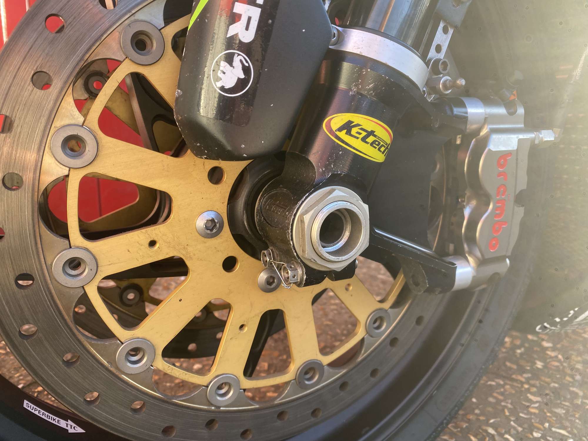 2013 Suzuki GSX-R1000 BSB ex-Guy Martin and Steve Mercer 1,0-Sold