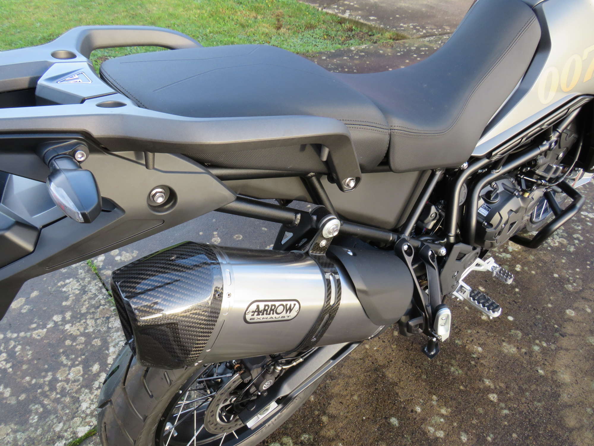 2022 Triumph Tiger 900 Bond Edition 888cc-Auction Lot