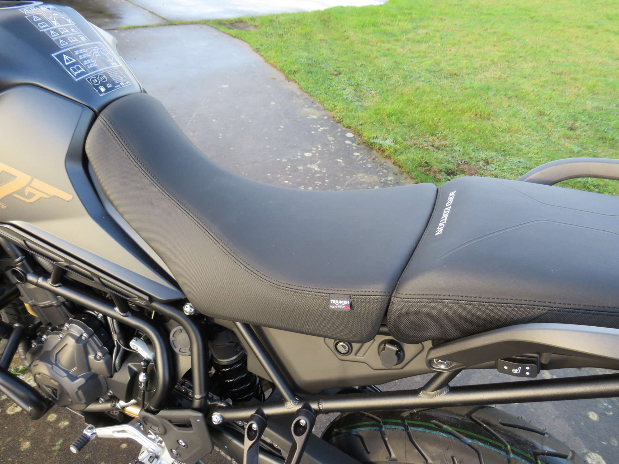 2022 Triumph Tiger 900 Bond Edition 888cc-Auction Lot