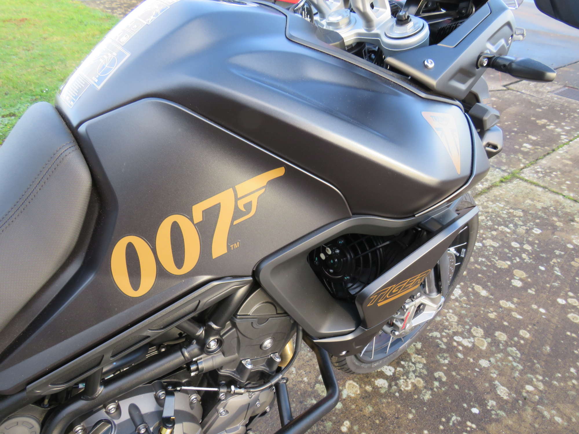 2022 Triumph Tiger 900 Bond Edition 888cc-Auction Lot