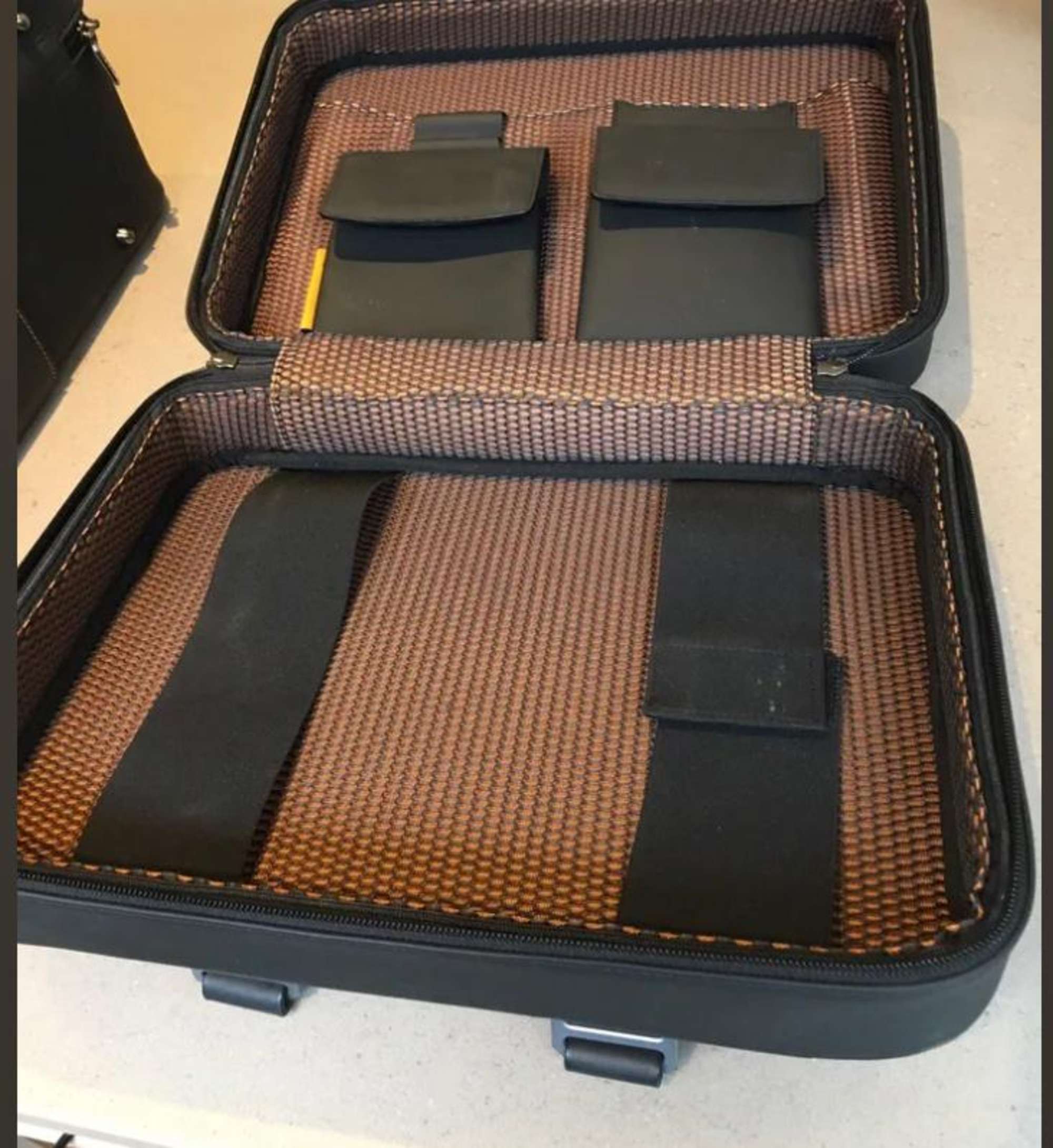 McLaren MP4 12C, 650s or 675LT OEM Leather and Carbon Fibre Luggage Set