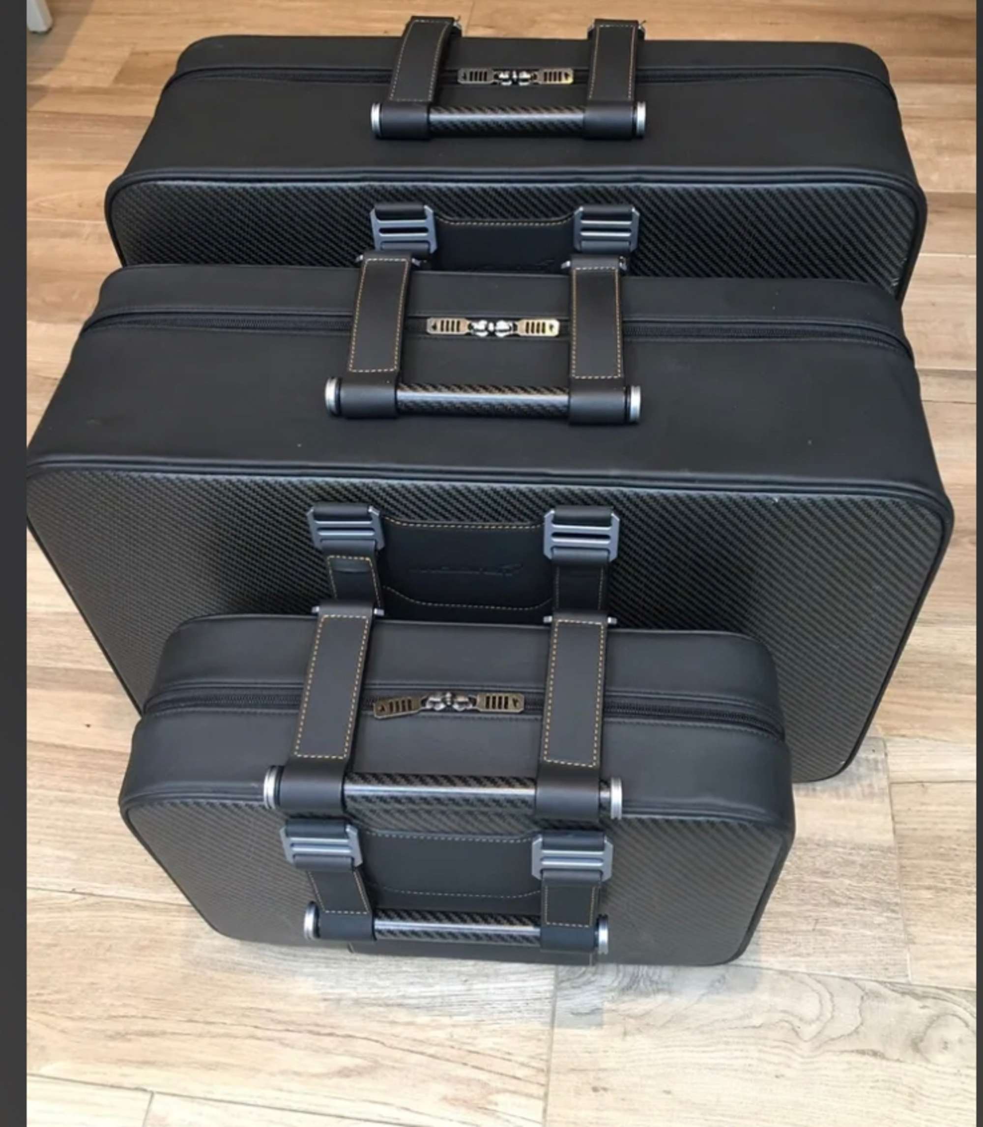 McLaren MP4 12C, 650s or 675LT OEM Leather and Carbon Fibre Luggage Set