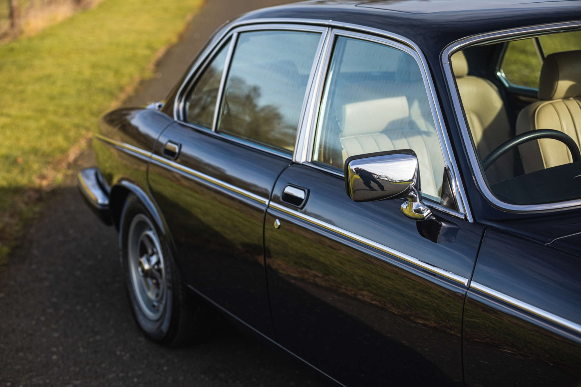 1983 Daimler Sovereign 4.2-Litre Vanden Plas - 7,700 miles-Auction Lot