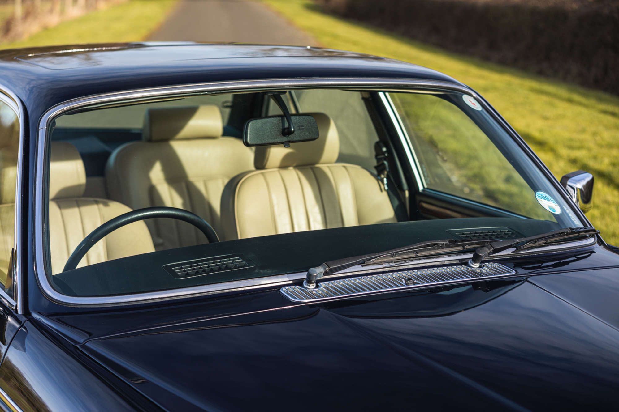 1983 Daimler Sovereign 4.2-Litre Vanden Plas - 7,700 miles-Auction Lot