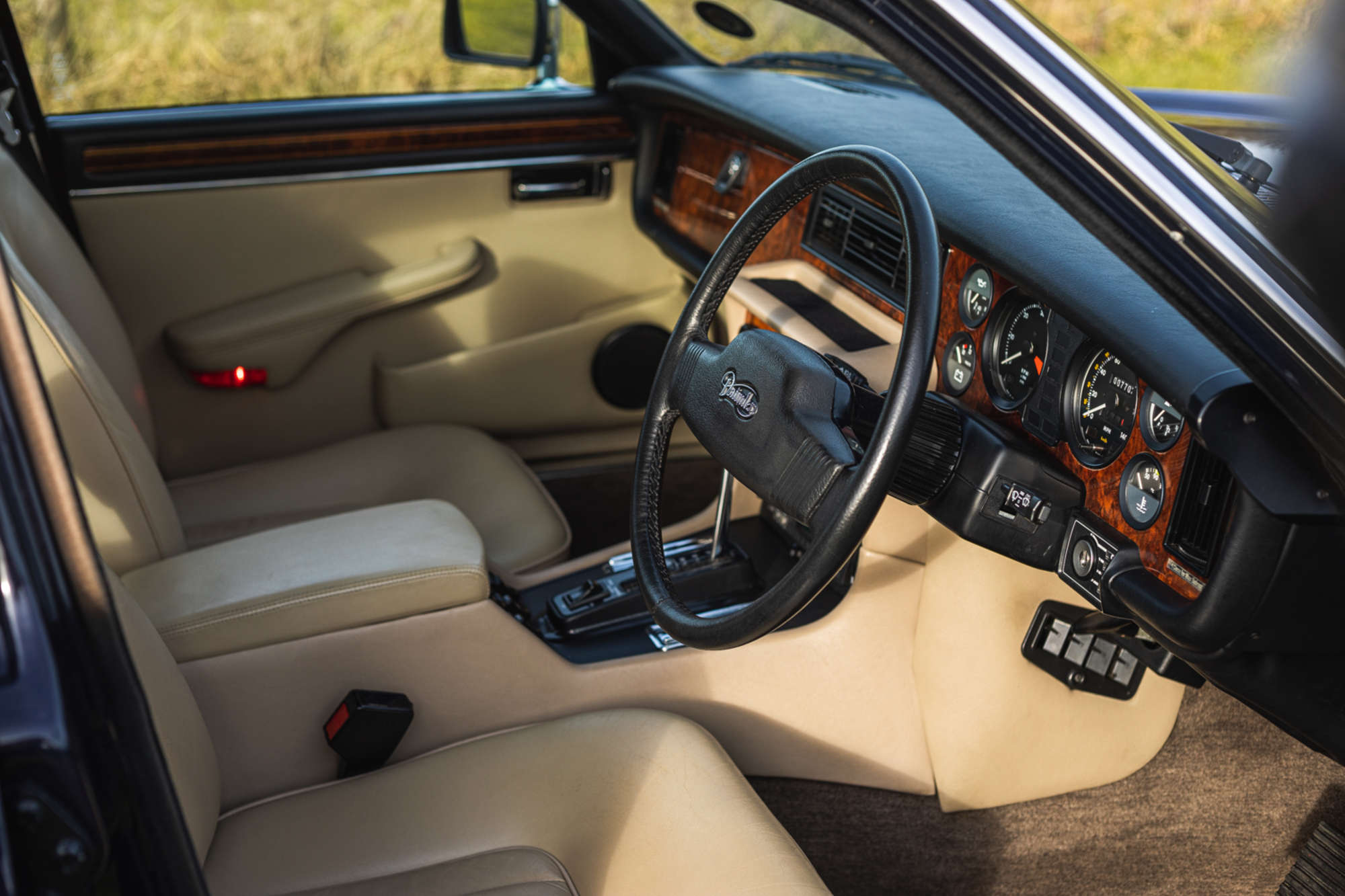 1983 Daimler Sovereign 4.2-Litre Vanden Plas - 7,700 miles-Auction Lot