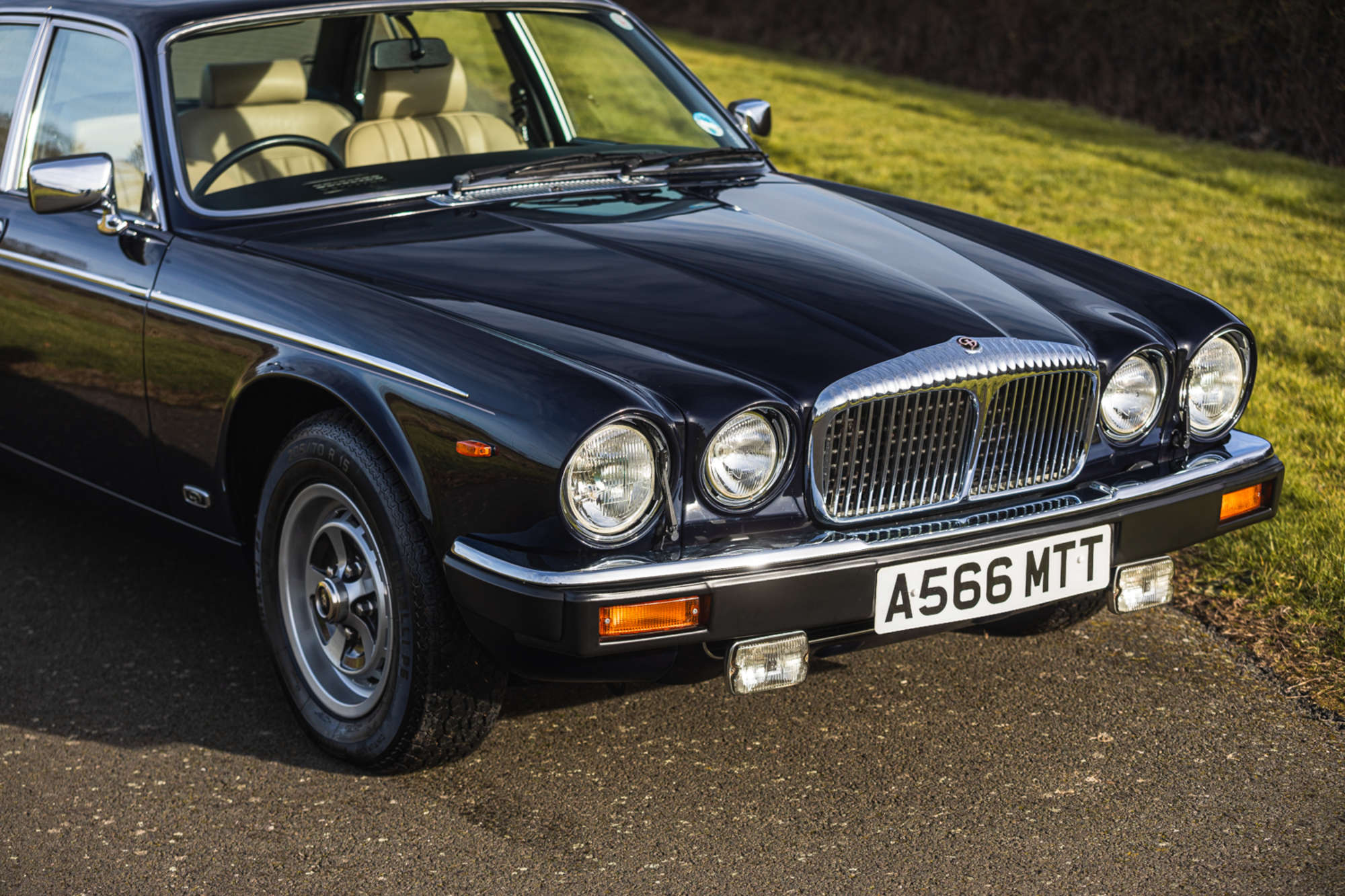 1983 Daimler Sovereign 4.2-Litre Vanden Plas - 7,700 miles-Auction Lot