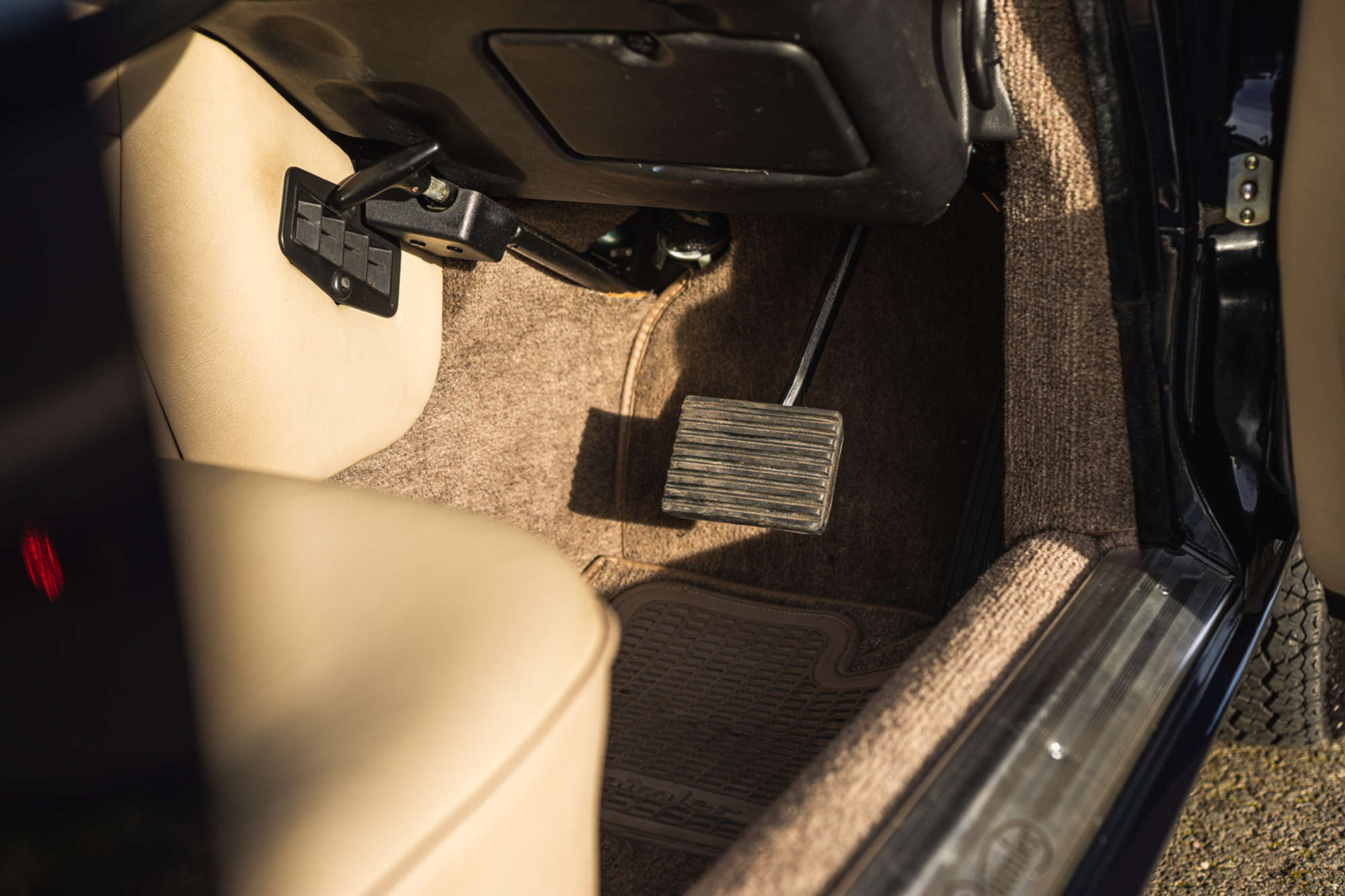 1983 Daimler Sovereign 4.2-Litre Vanden Plas - 7,700 miles-Auction Lot