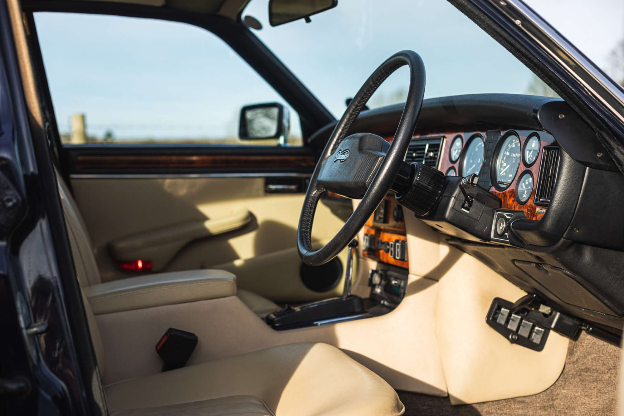 1983 Daimler Sovereign 4.2-Litre Vanden Plas - 7,700 miles-Auction Lot