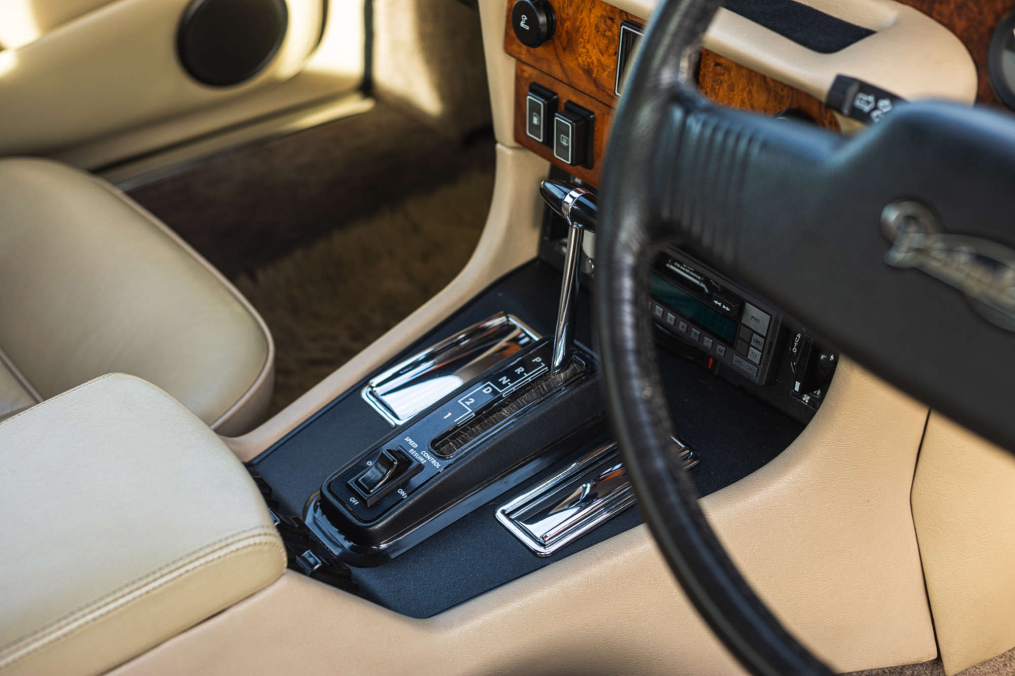 1983 Daimler Sovereign 4.2-Litre Vanden Plas - 7,700 miles-Auction Lot