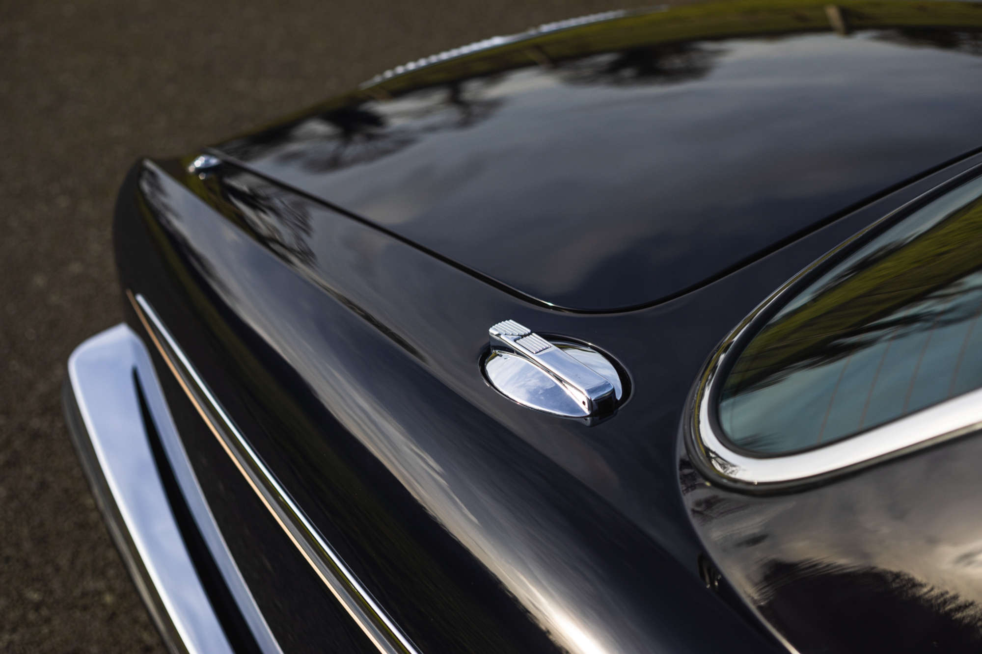 1983 Daimler Sovereign 4.2-Litre Vanden Plas - 7,700 miles-Auction Lot