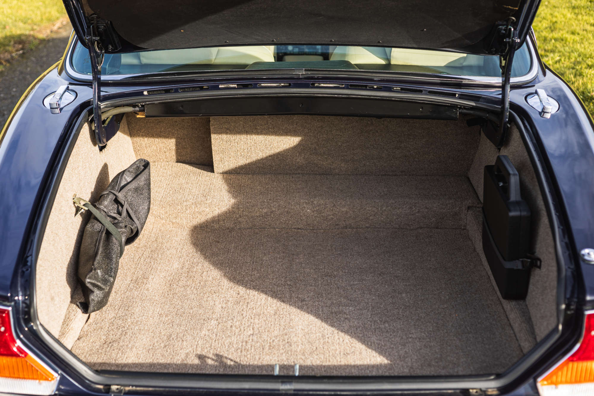 1983 Daimler Sovereign 4.2-Litre Vanden Plas - 7,700 miles-Auction Lot