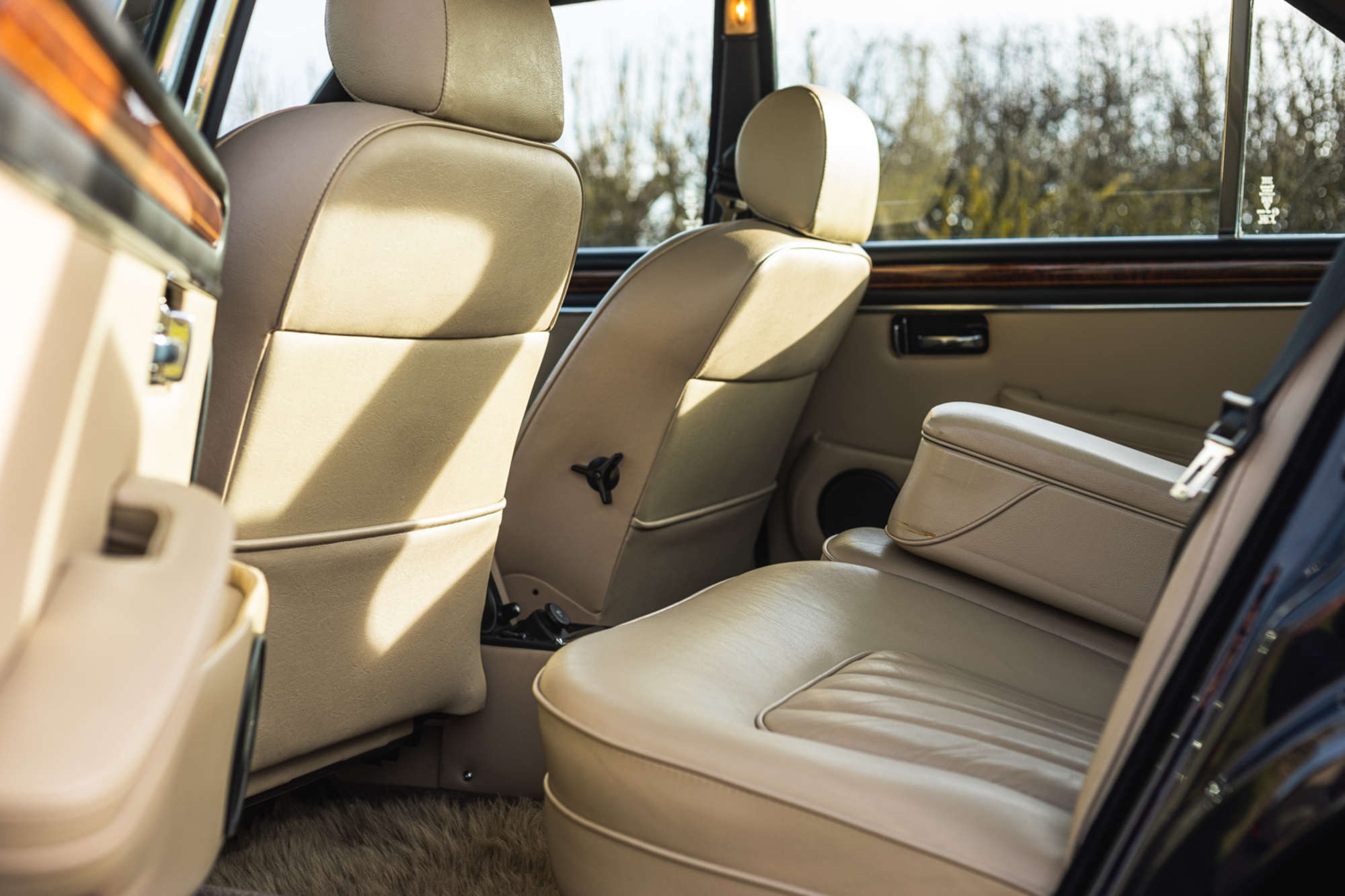 1983 Daimler Sovereign 4.2-Litre Vanden Plas - 7,700 miles-Auction Lot