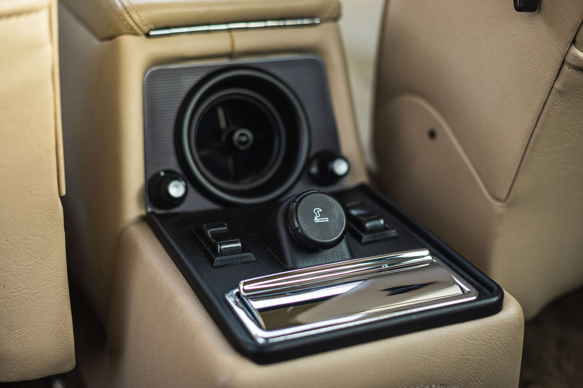 1983 Daimler Sovereign 4.2-Litre Vanden Plas - 7,700 miles-Auction Lot