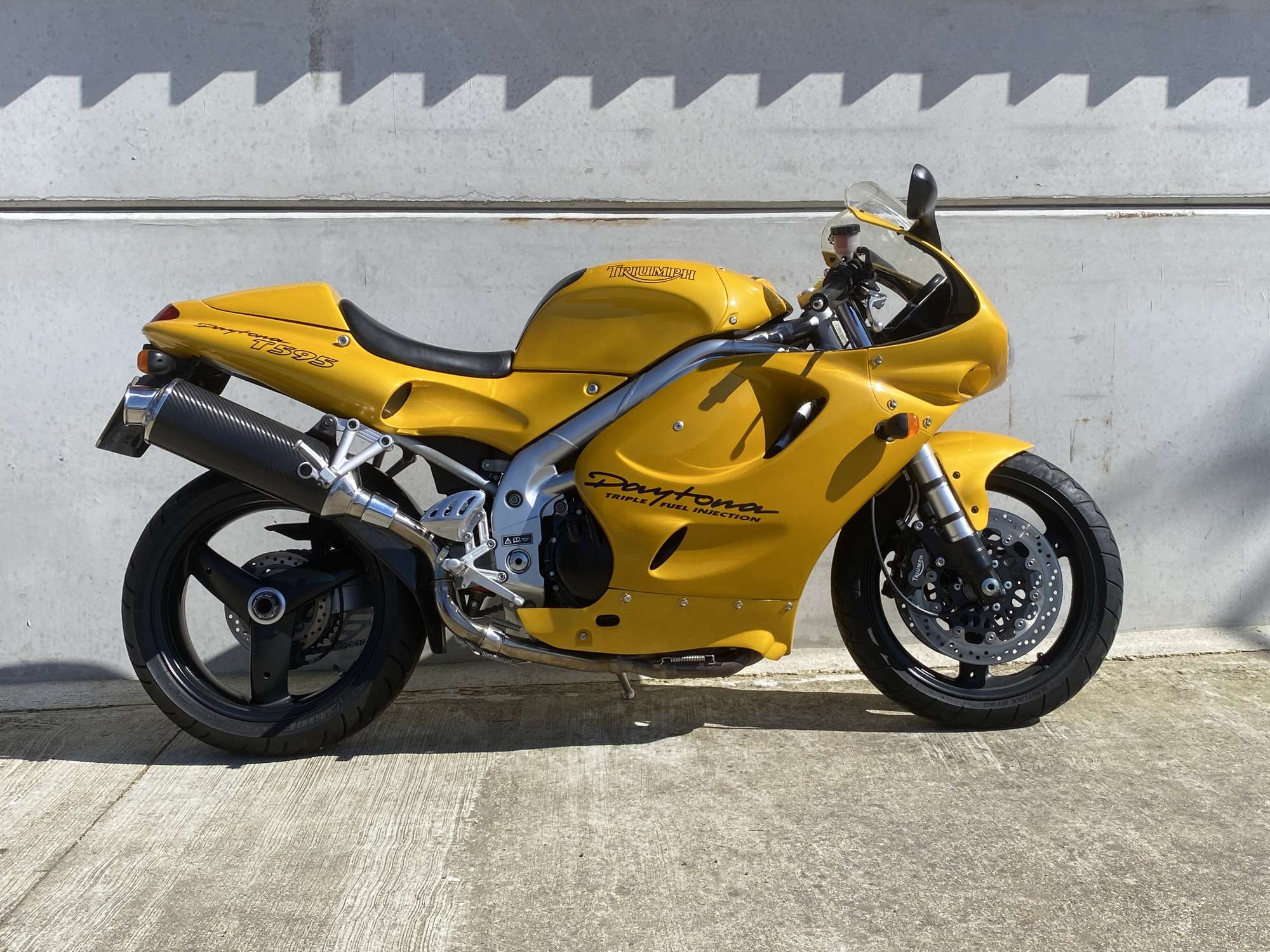 1997 Triumph Daytona T595 955cc-Sold