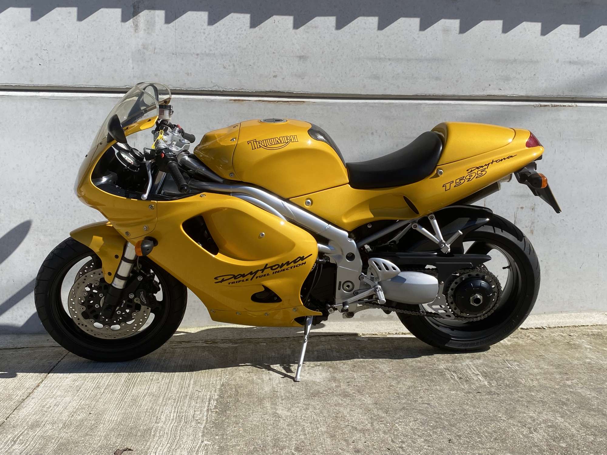 1997 Triumph Daytona T595 955cc-Sold