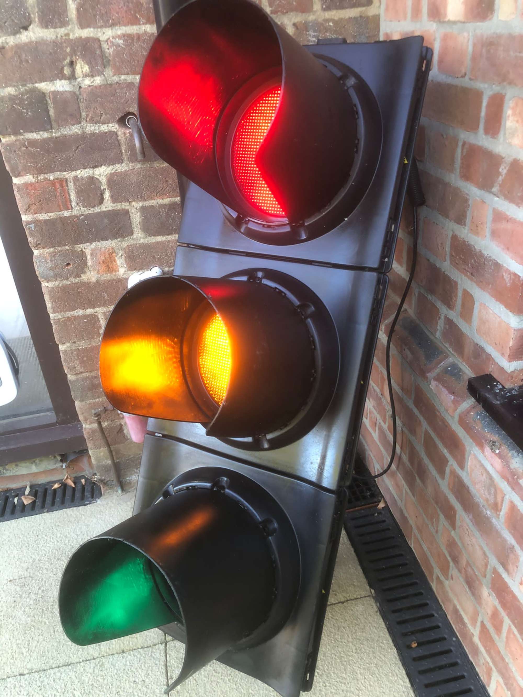 Traffic Lights with Remote Control