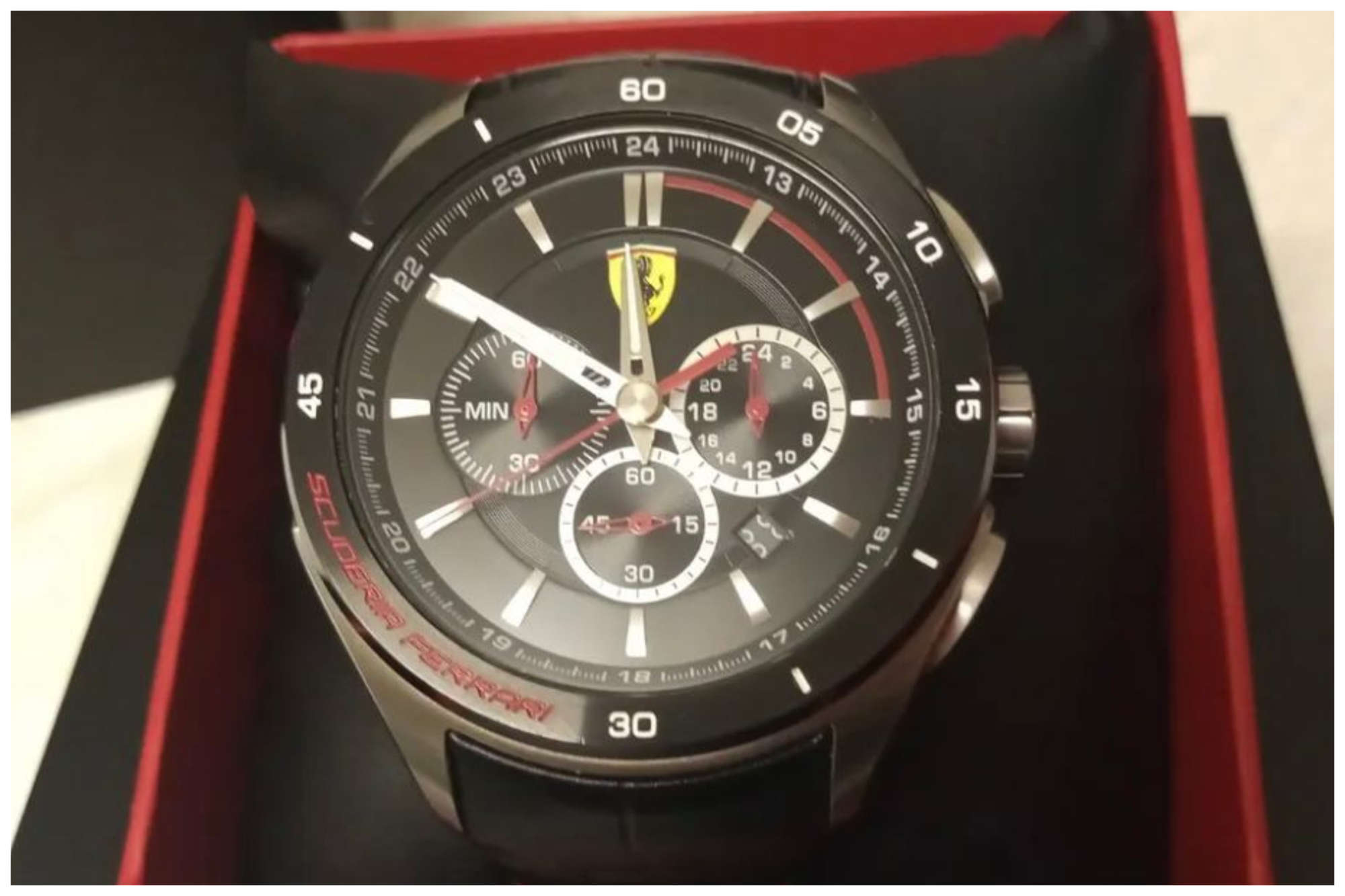 A Fine Scuderia Ferrari 0830623 Mens Sports Watch 