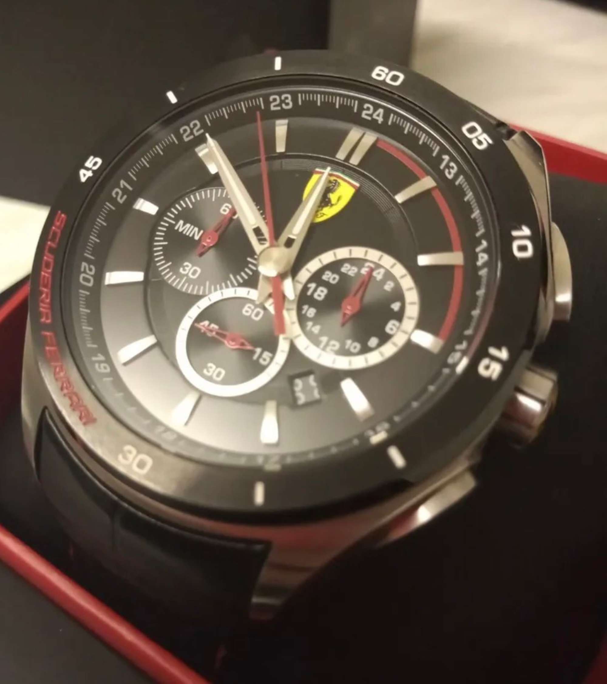 A Fine Scuderia Ferrari 0830623 Mens Sports Watch 