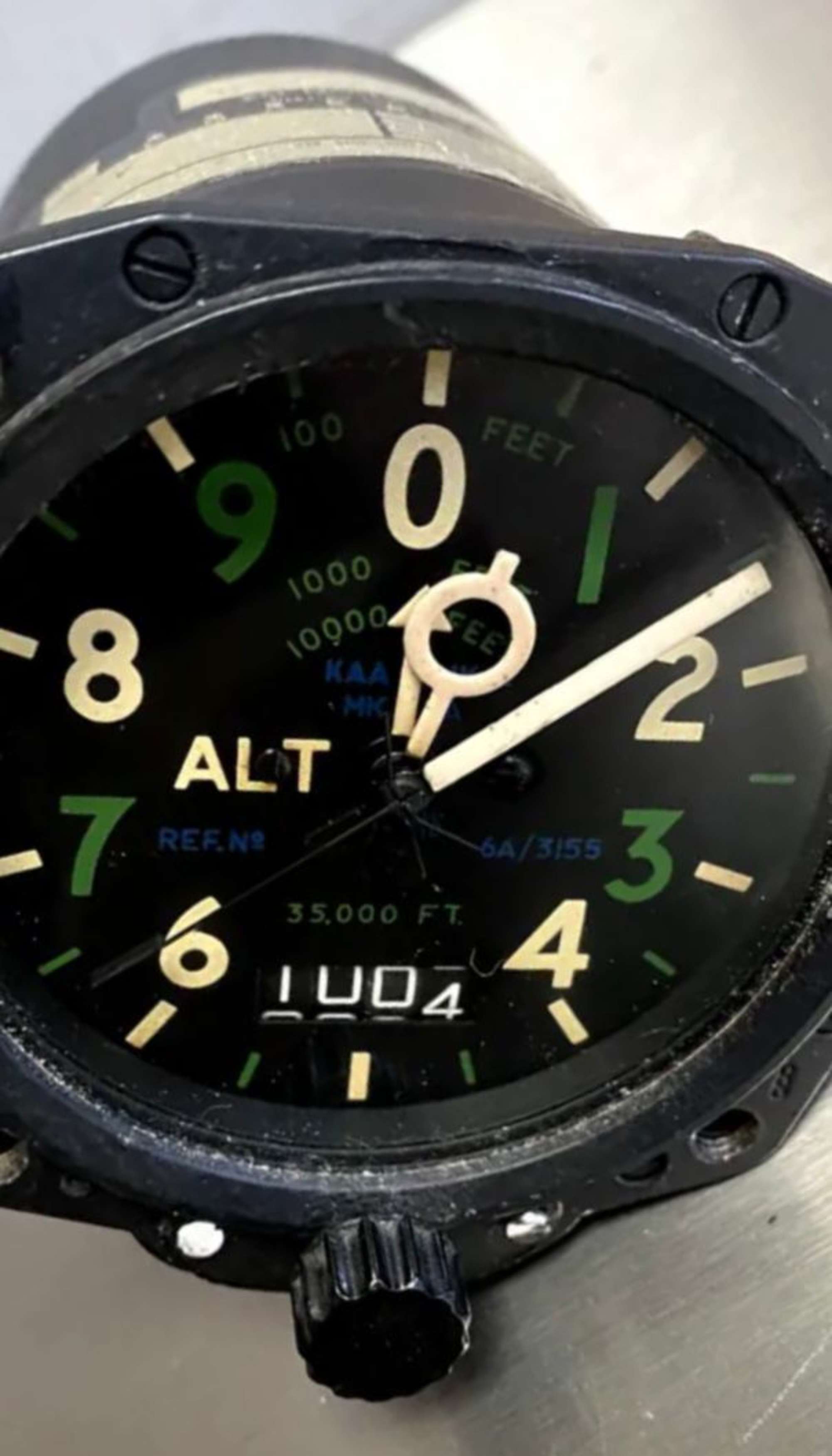 A WWII Smiths Mk 20A Altimeter