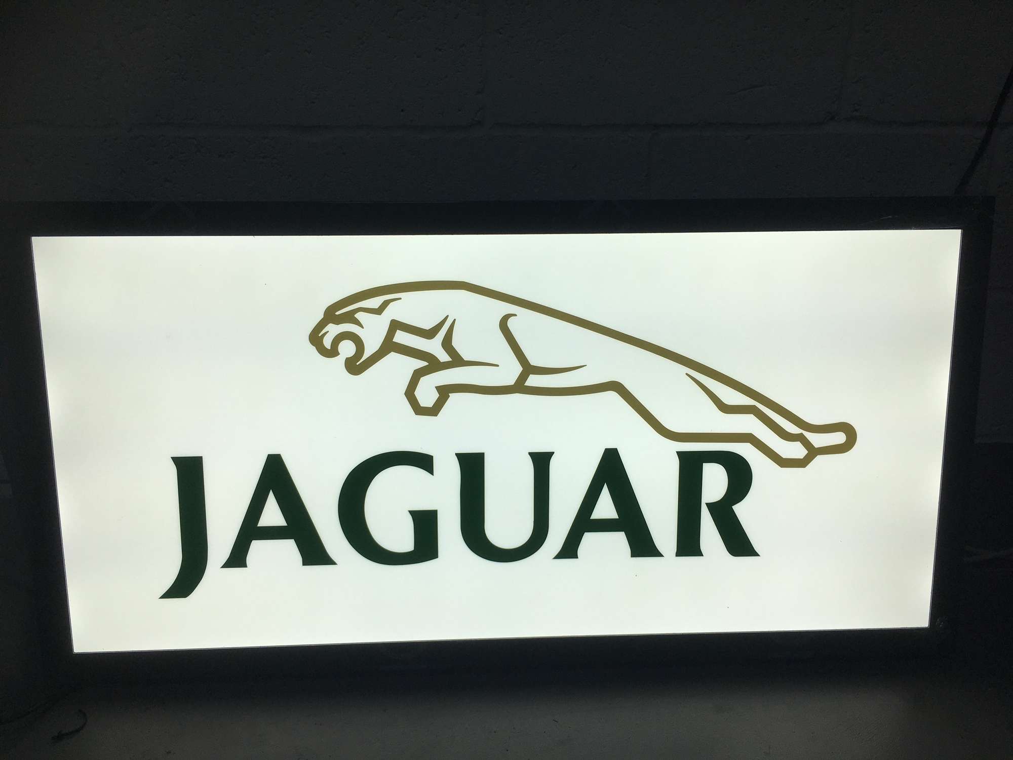 Substantial Jaguar 'Leaping Cat' Illuminated Sign