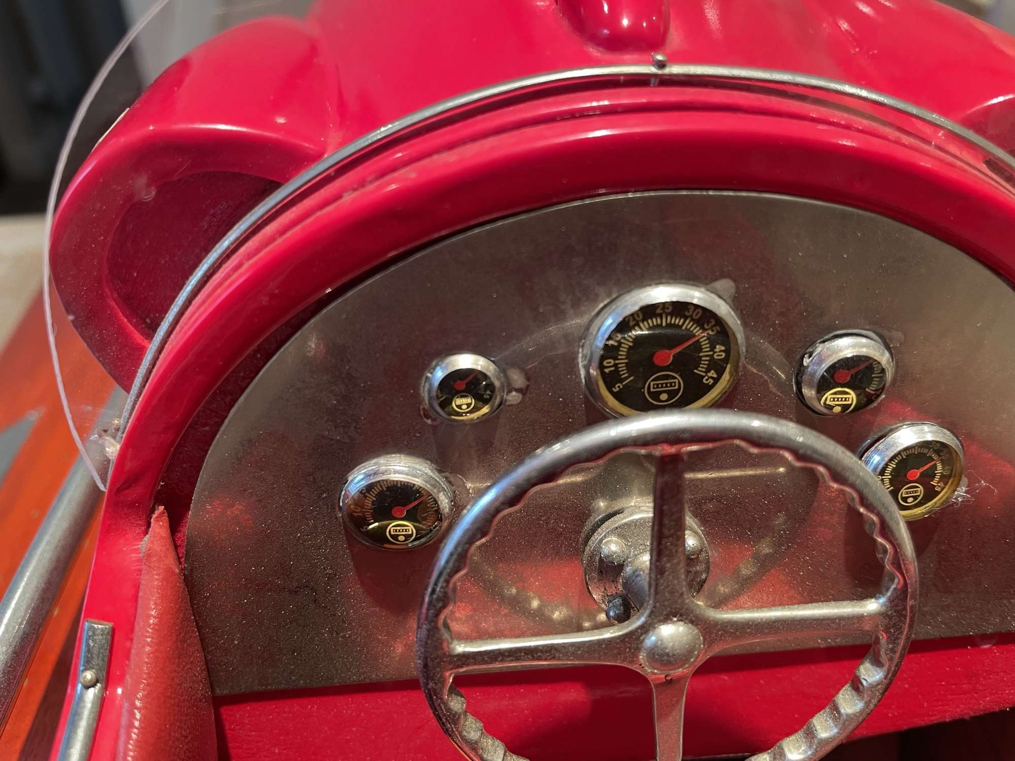 Scale Model of the Ferrari V12-Powered Hydroplane 'Arno XI' 