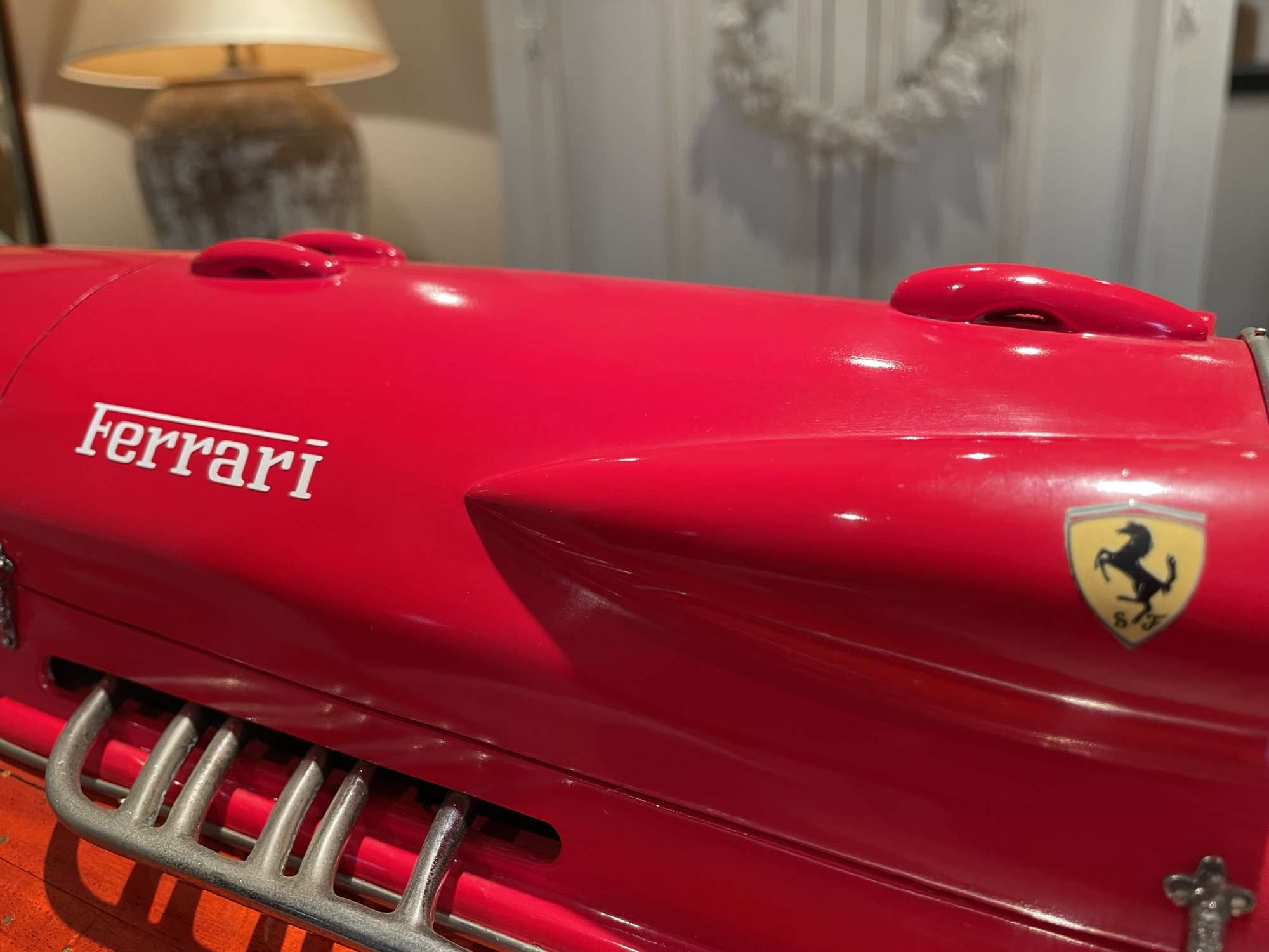 Scale Model of the Ferrari V12-Powered Hydroplane 'Arno XI' 