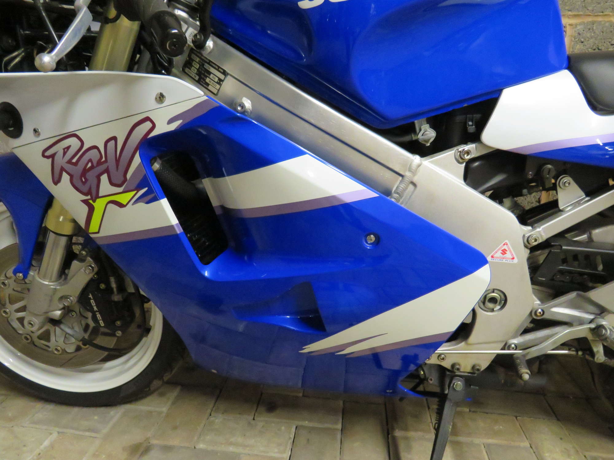 1995 Suzuki RGV250R 249cc-Sold