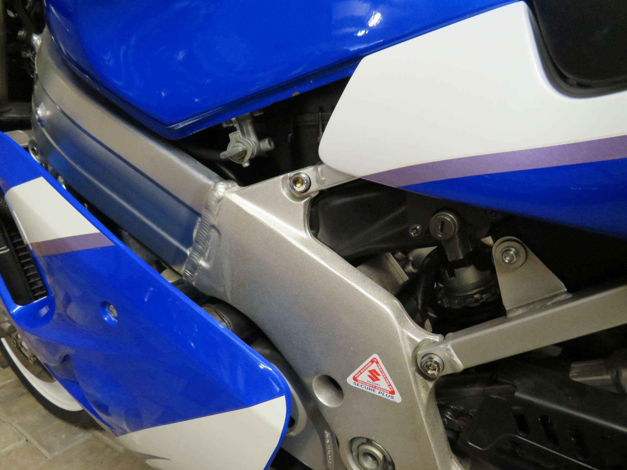 1995 Suzuki RGV250R 249cc-Sold