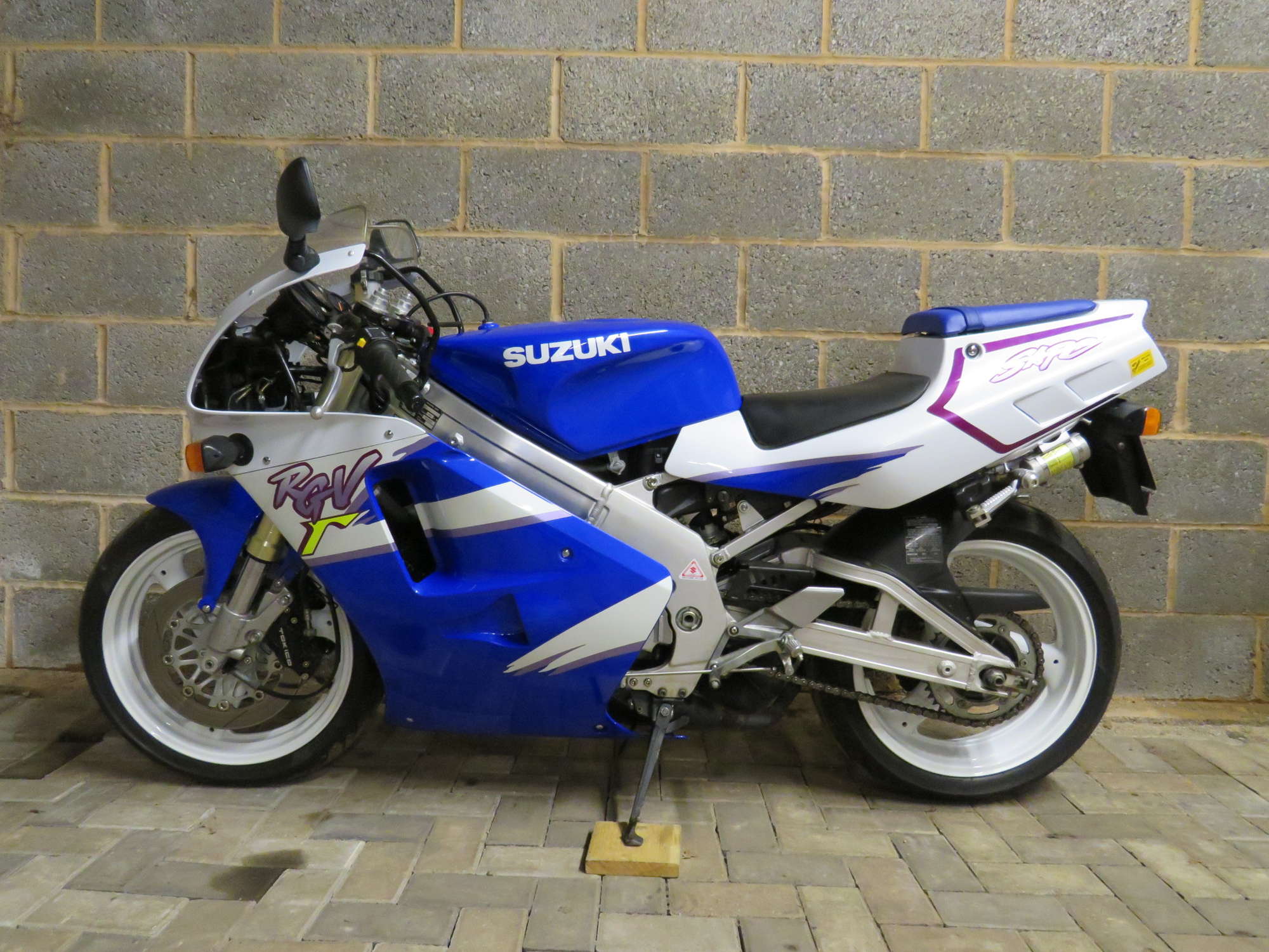 1995 Suzuki RGV250R 249cc-Sold