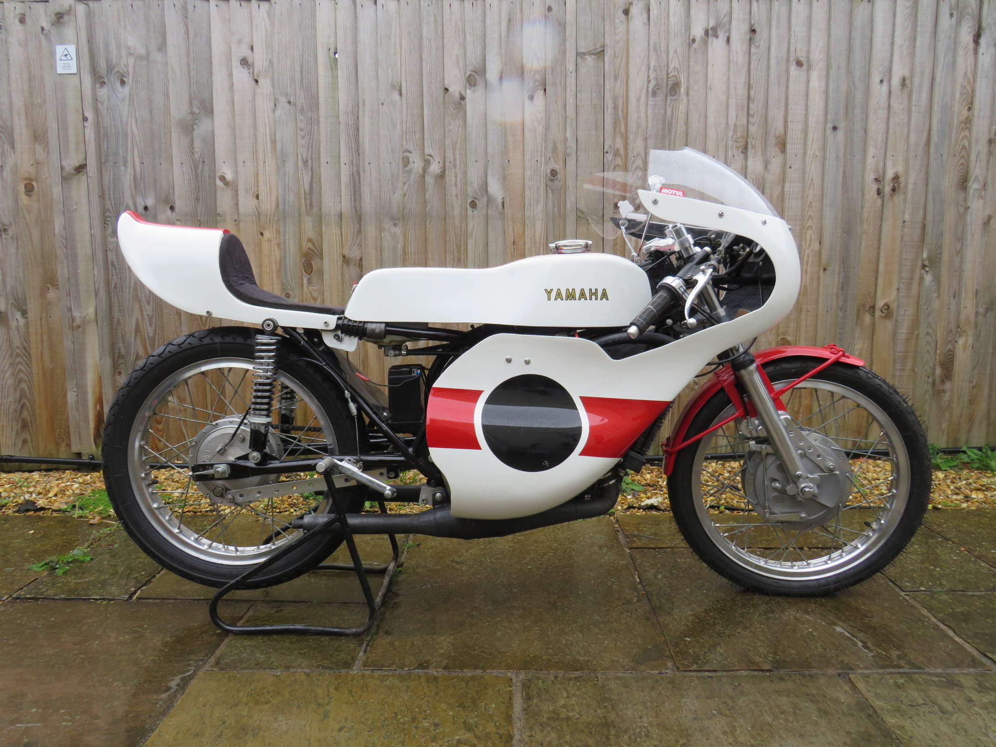 [G11122]ジョー・バー・チーム　ヤマハ 125 AS3 Iconic Auctioneers | 1972 Yamaha AS3 Race Bike 125cc-For Sale