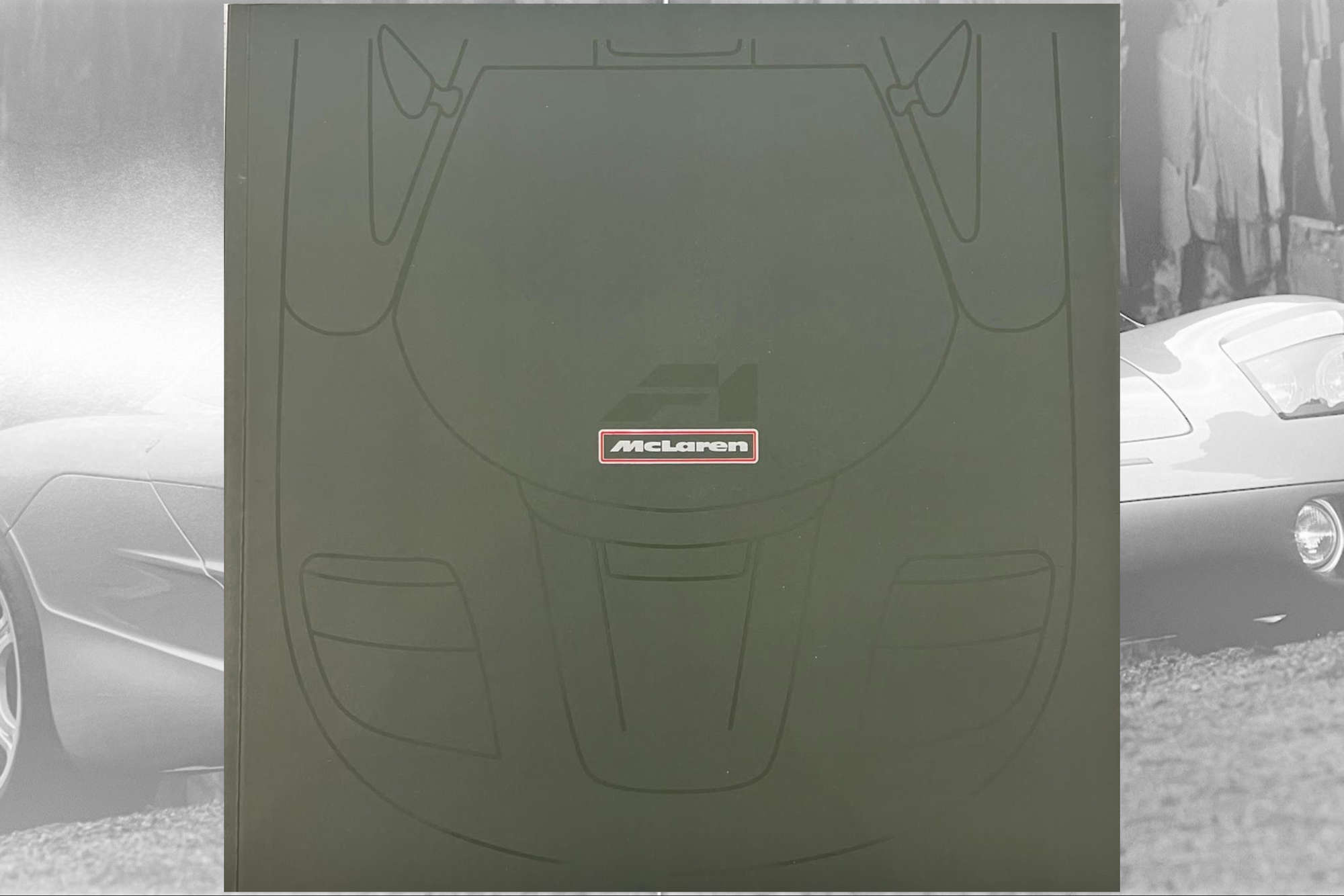 McLaren F1 1992 Launch Brochure in Paperback 