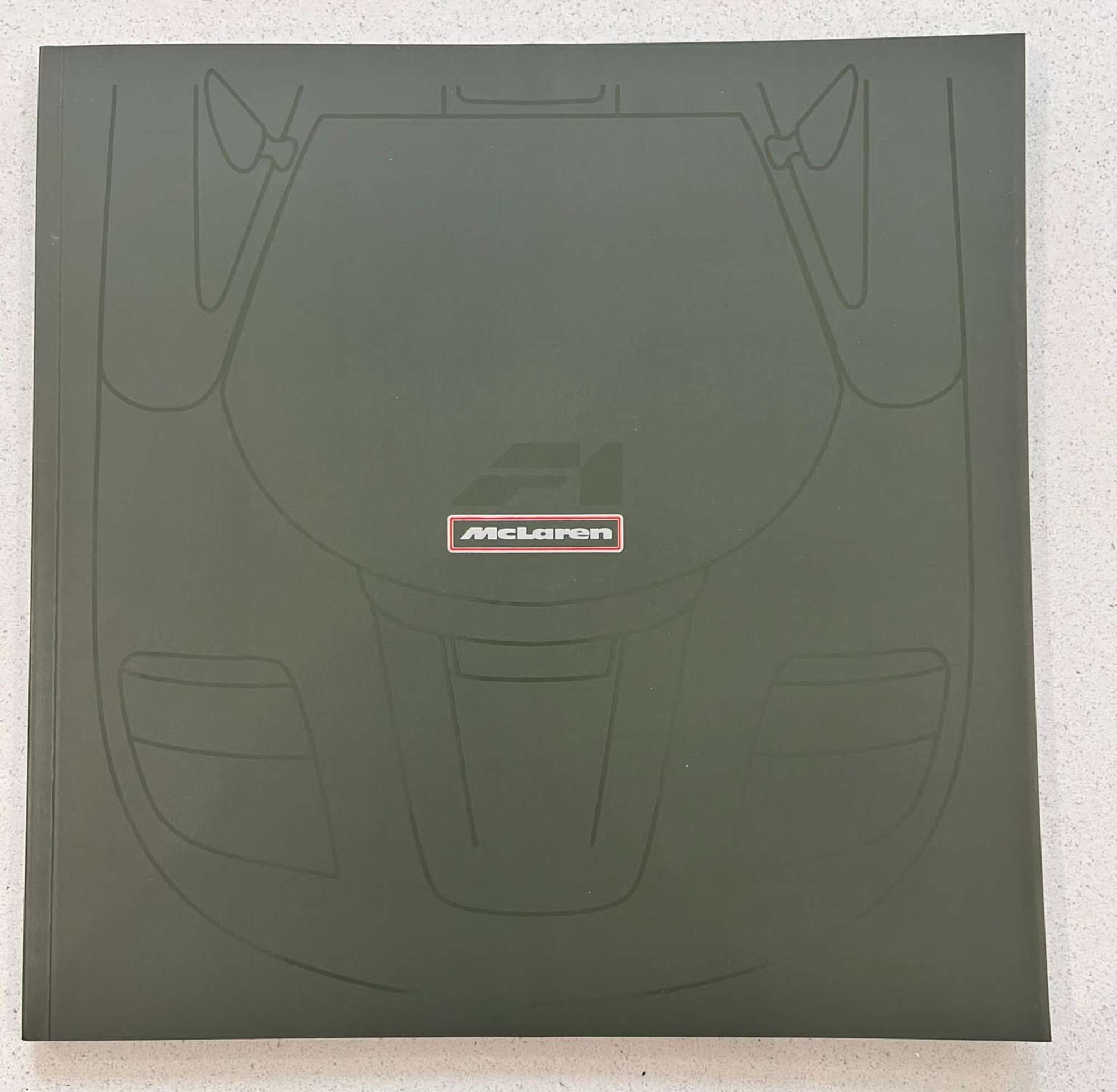 McLaren F1 1992 Launch Brochure in Paperback 
