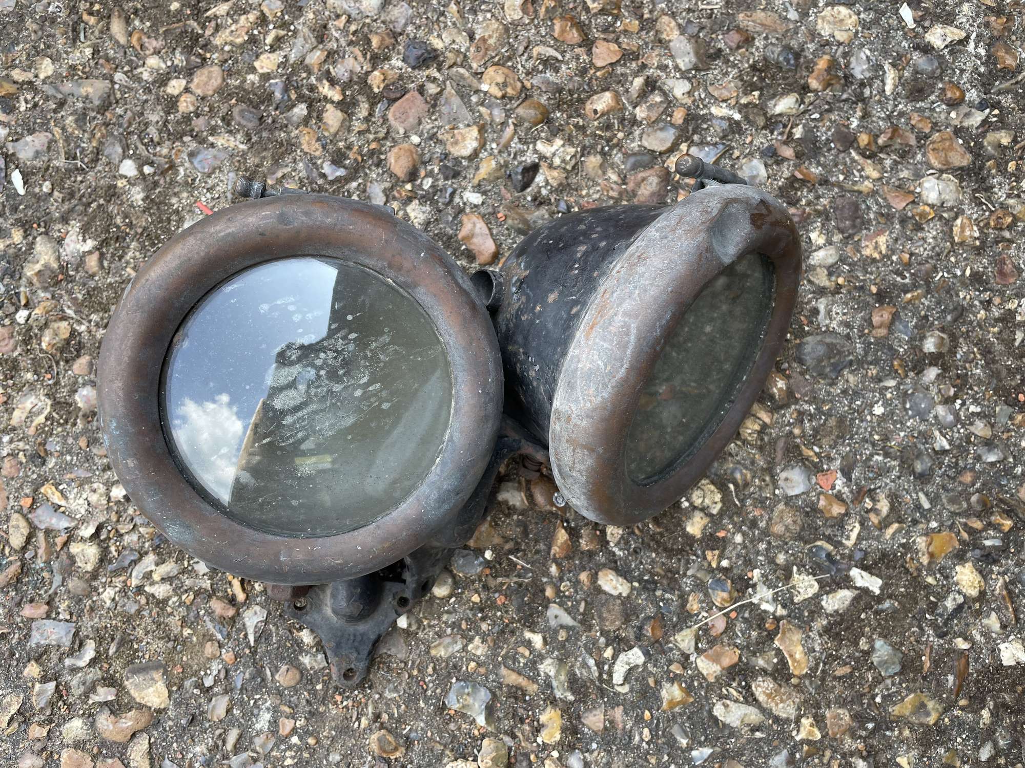 Pair of Saxon Toledo Lamps with Scuttle Mounts